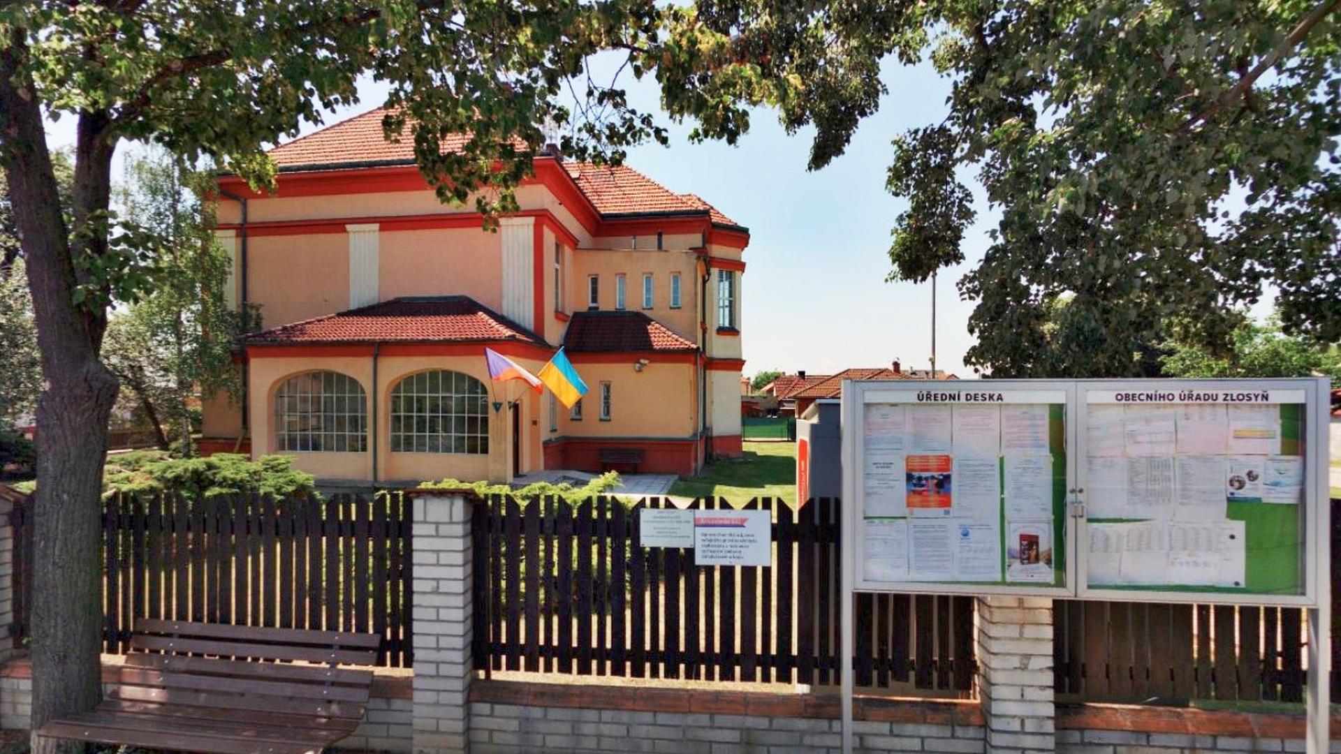 Zlosyň - obecní úřad