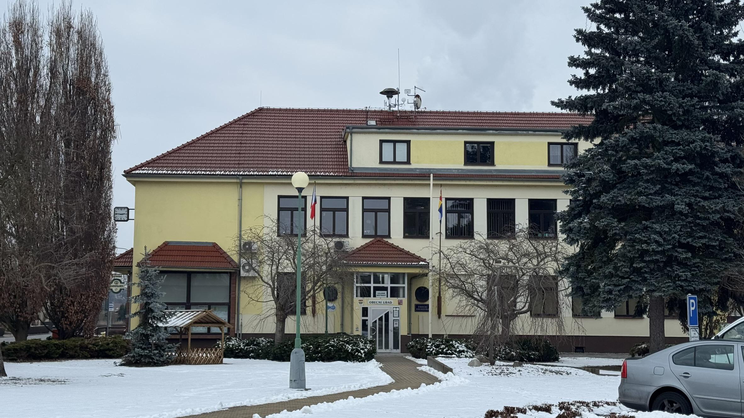 Čeperka - obecní úřad foto 3