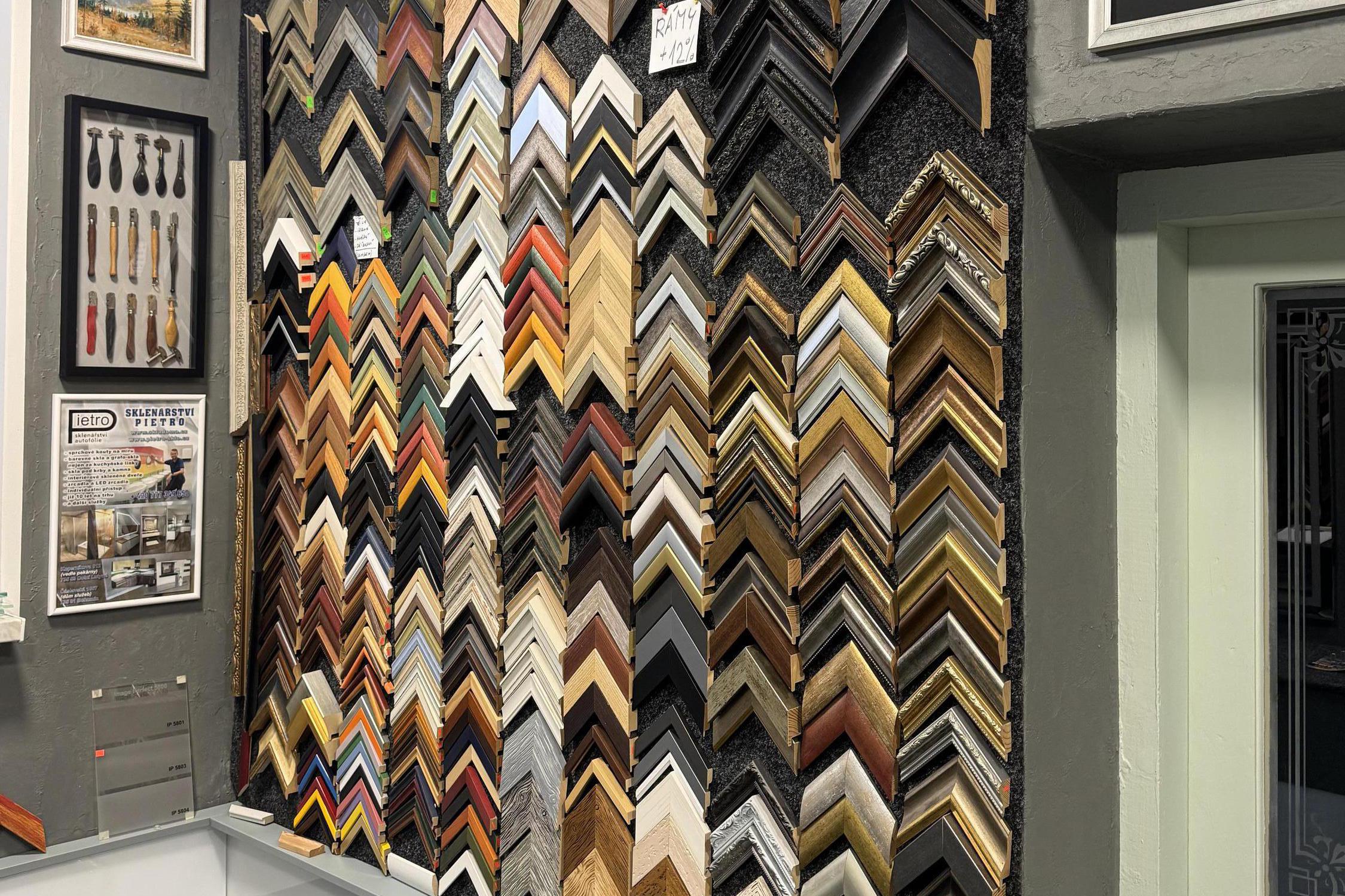 SKLENÁŘSTVÍ A RÁMOVÁNÍ PIETRO