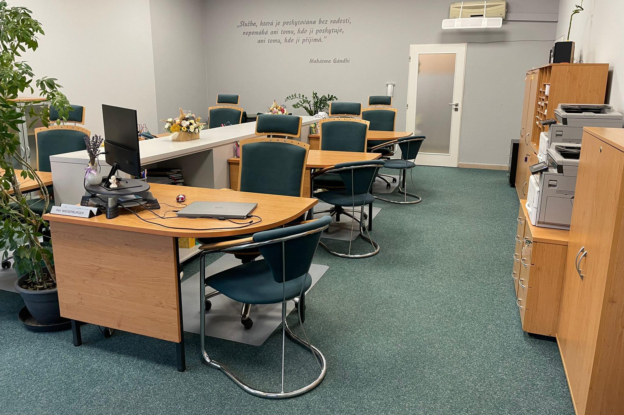 Astorie a.s. | S lehkostí světem financí