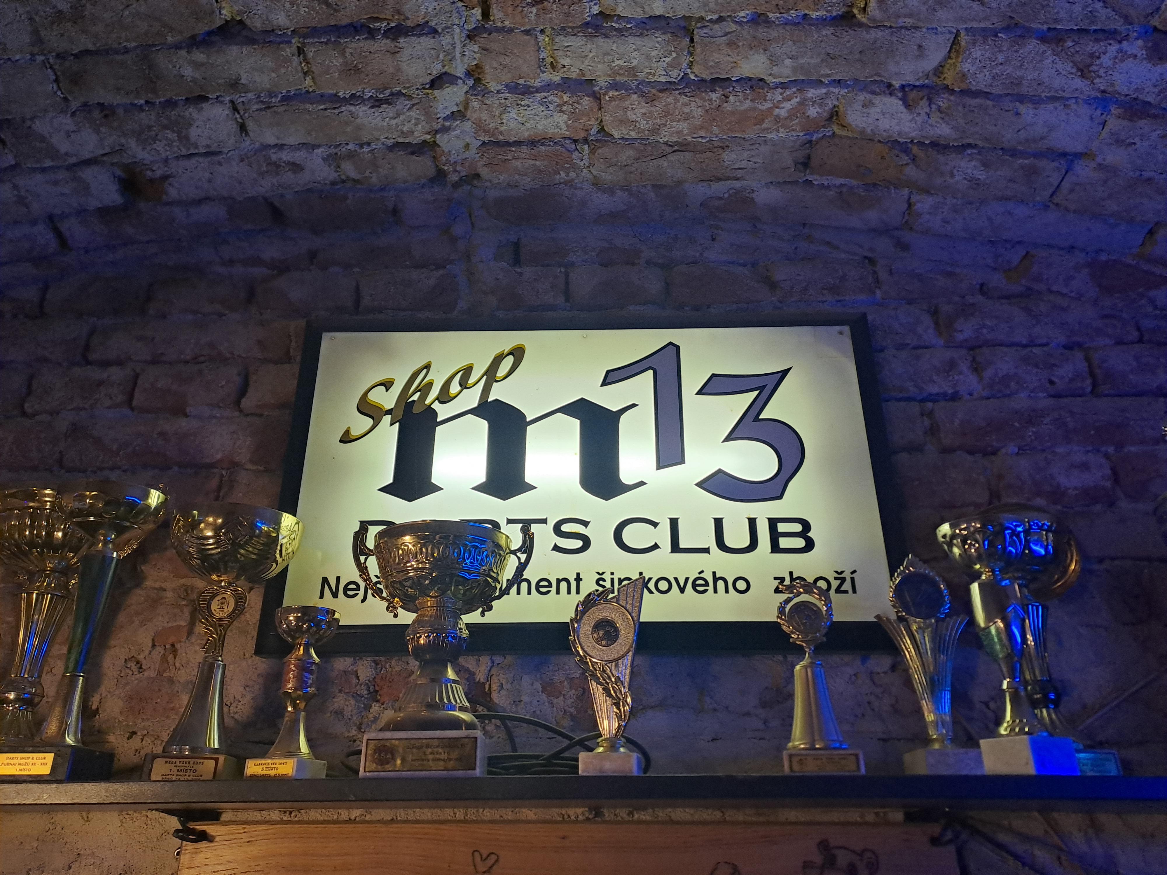 m13 darts club & shop foto 4