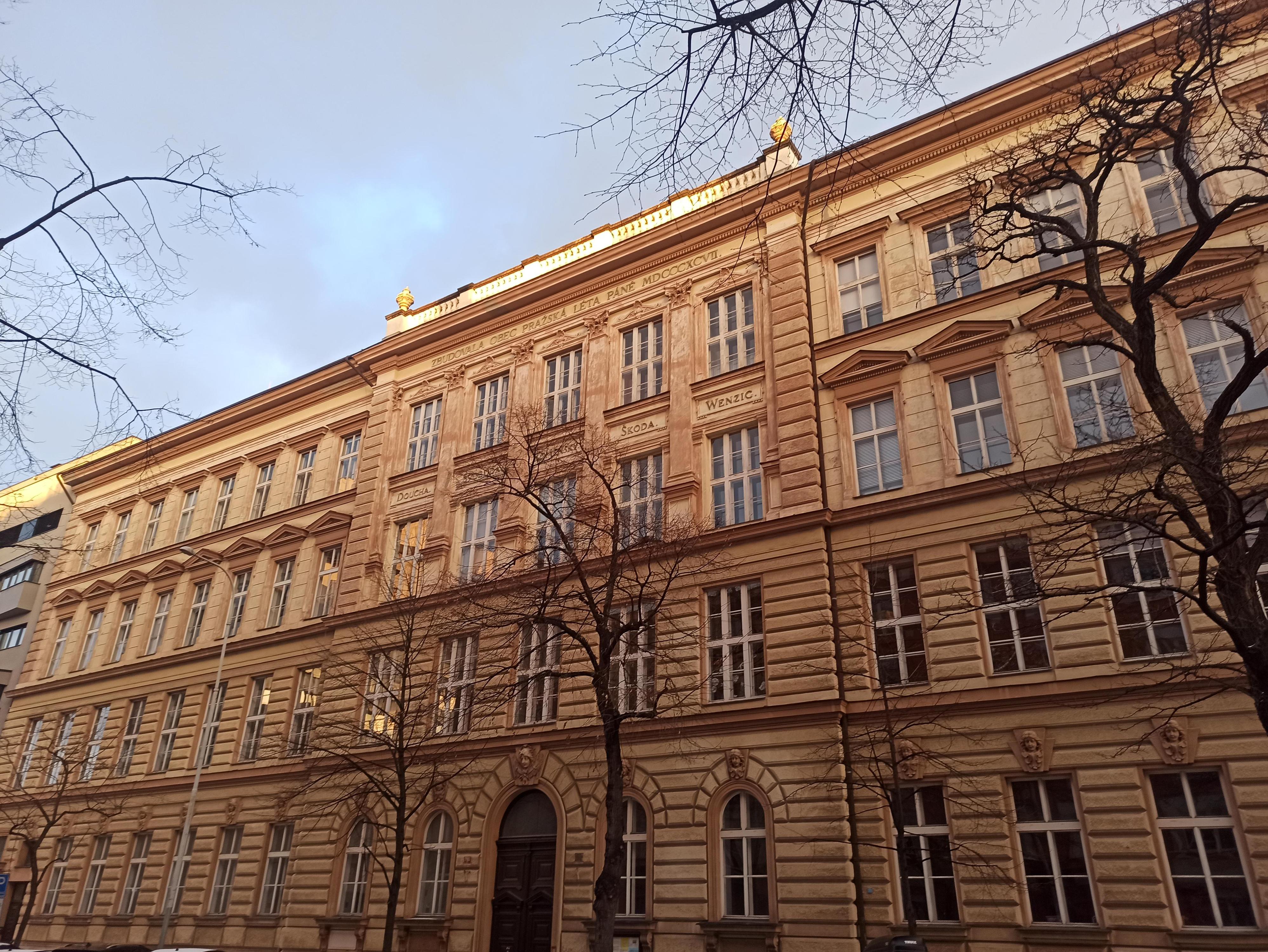 ZŠ a MŠ Praha 7, Tusarova foto 4