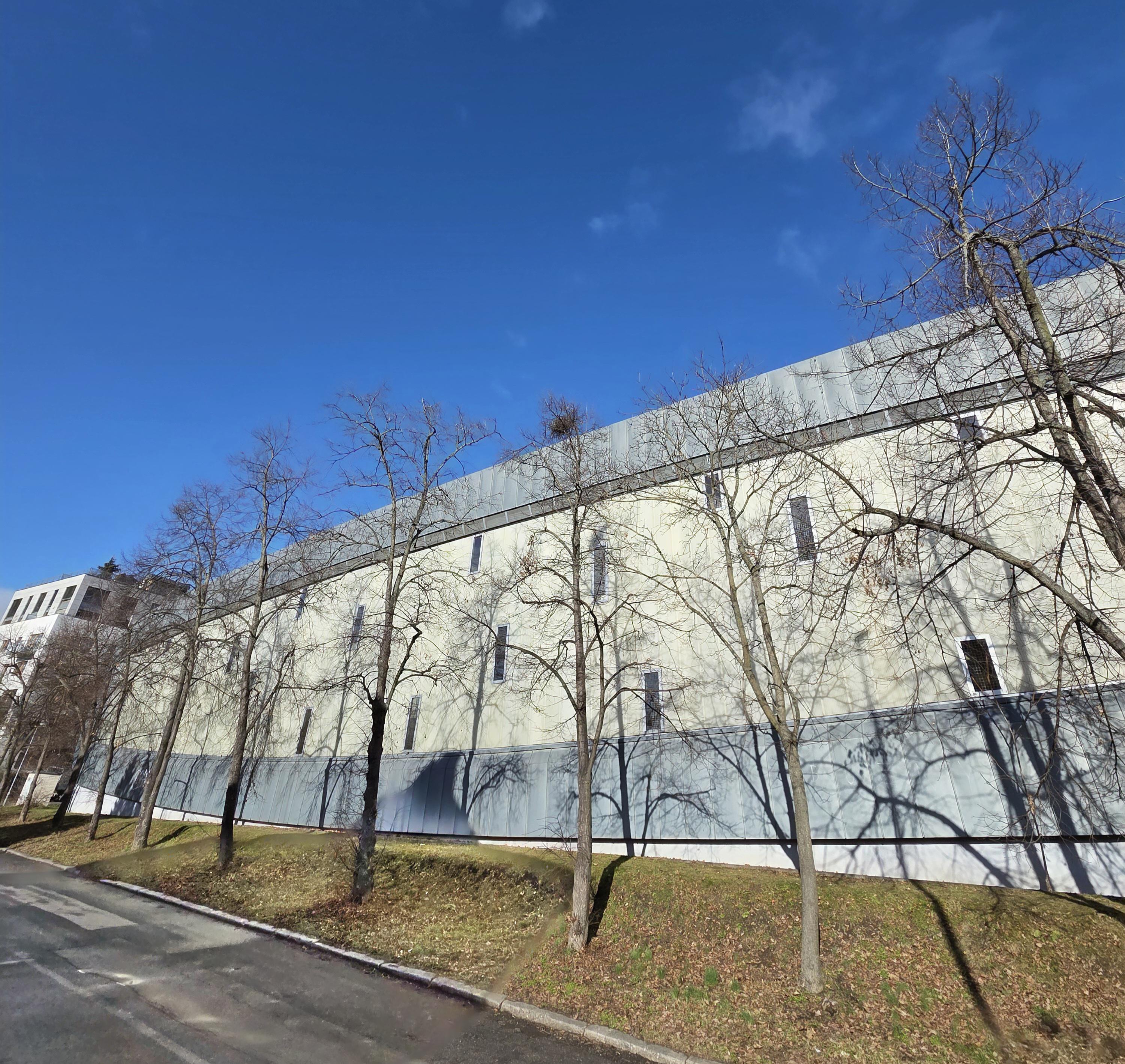 Vysoká škola ekonomická v Praze - Sportovní areál foto 4