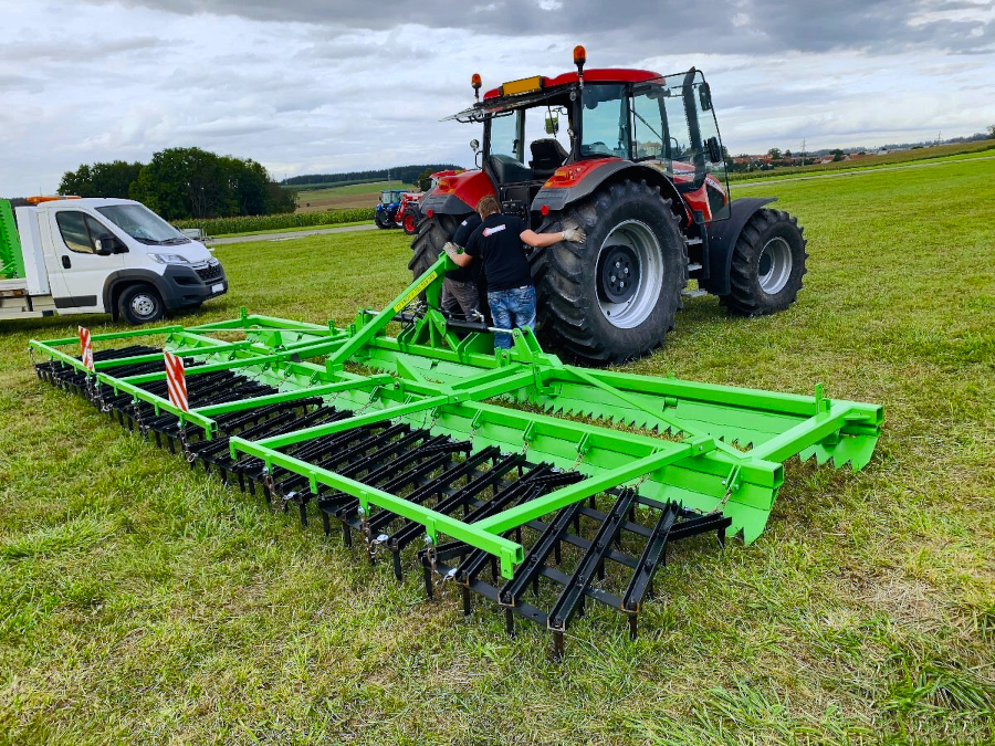 Milan Homolka - Zemědělská technika a zemní práce