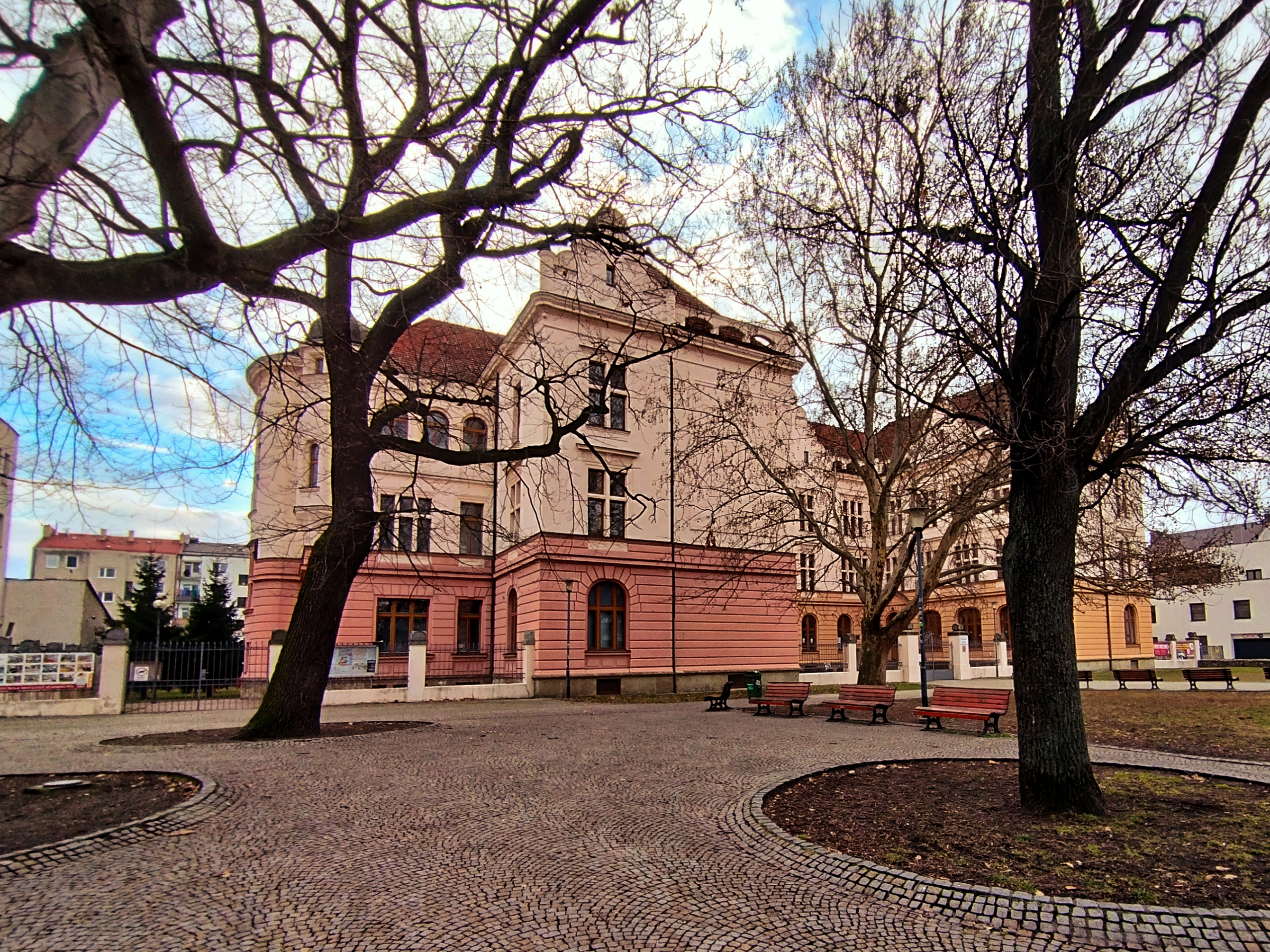 Základní škola Pardubice, Bratranců Veverkových 866 foto 3