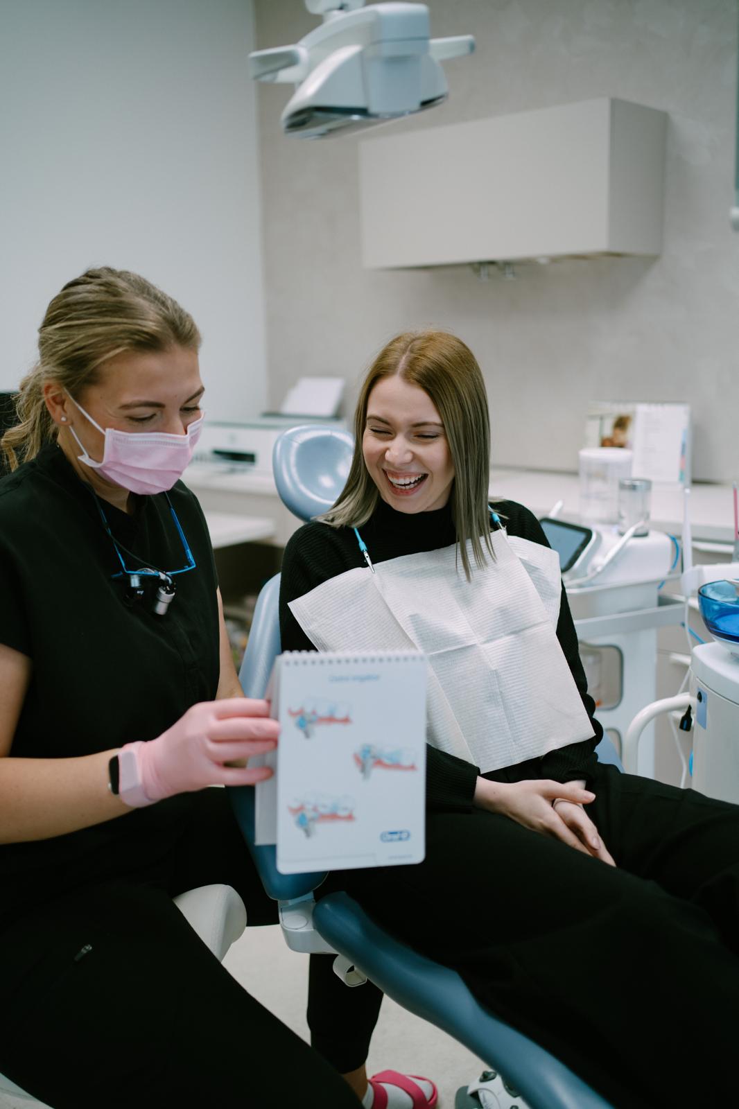 První návštěva dentální hygieny + balíček pomůcek