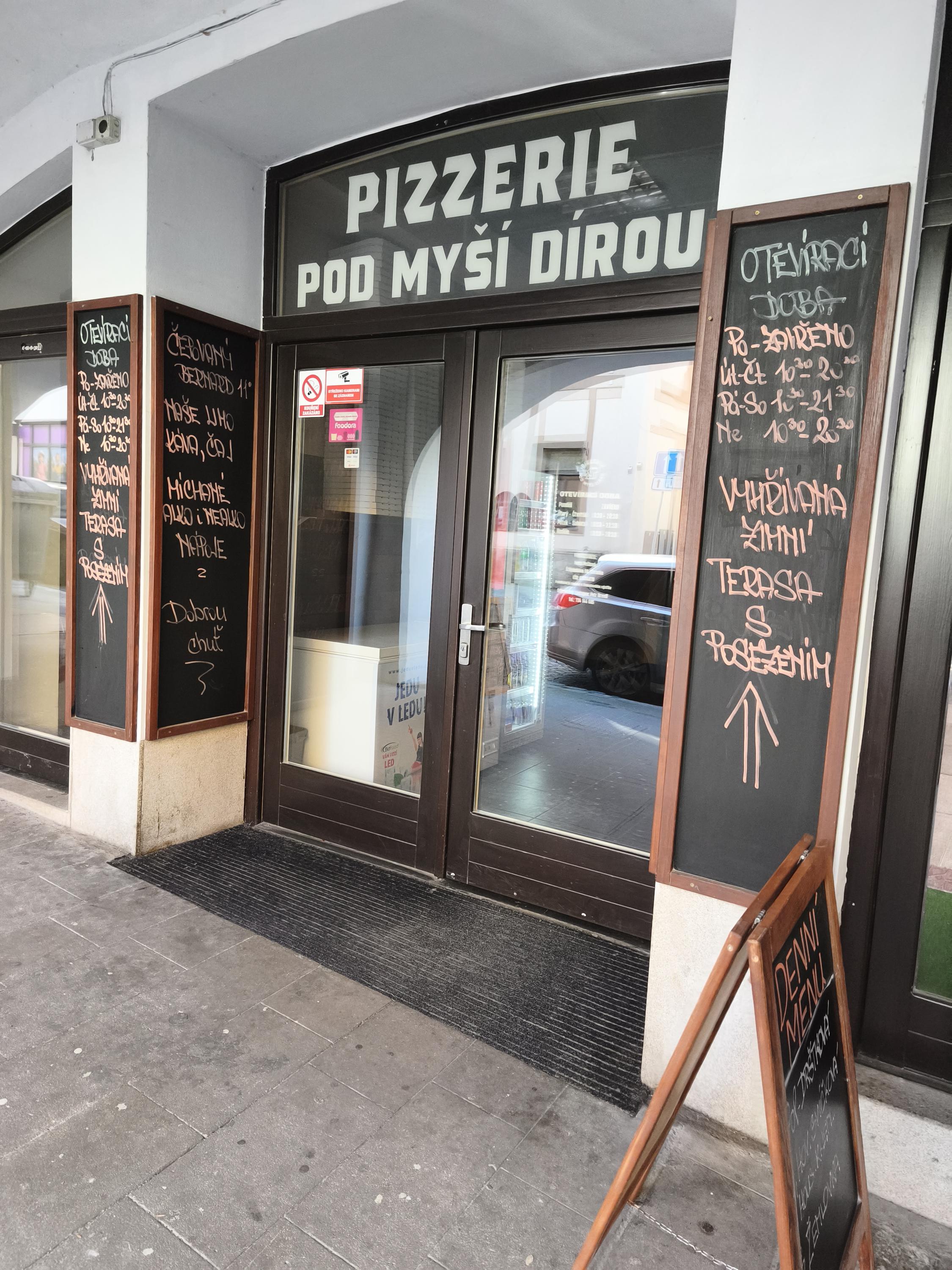 Pizzerie Pod Myší Dírou foto 2