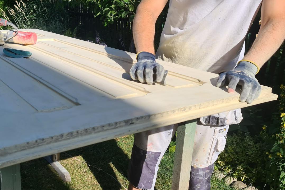 Renovace a nátěry oken i dveří na míru