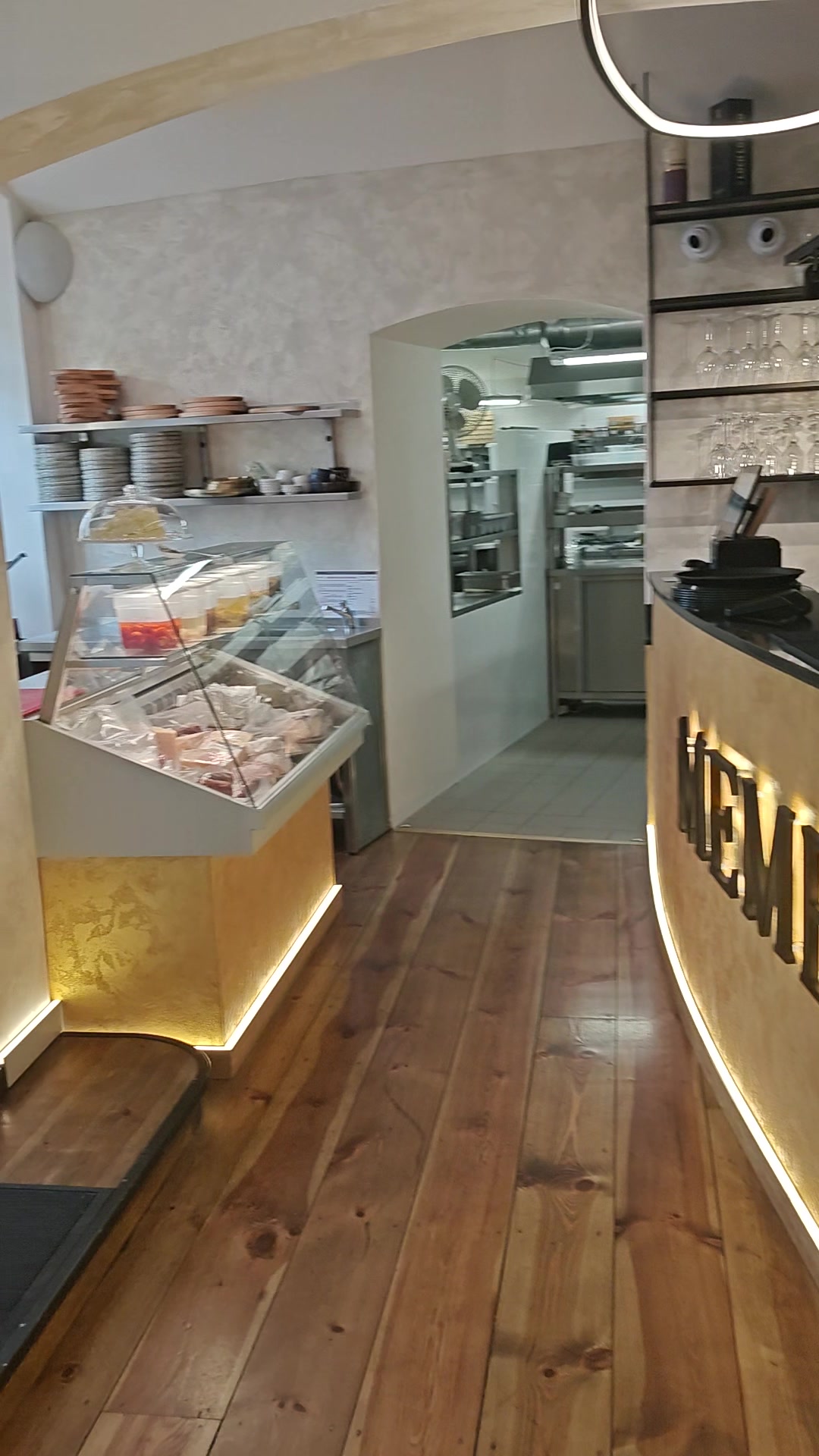 MEMENTO Restaurant foto 2 (náhled videa)