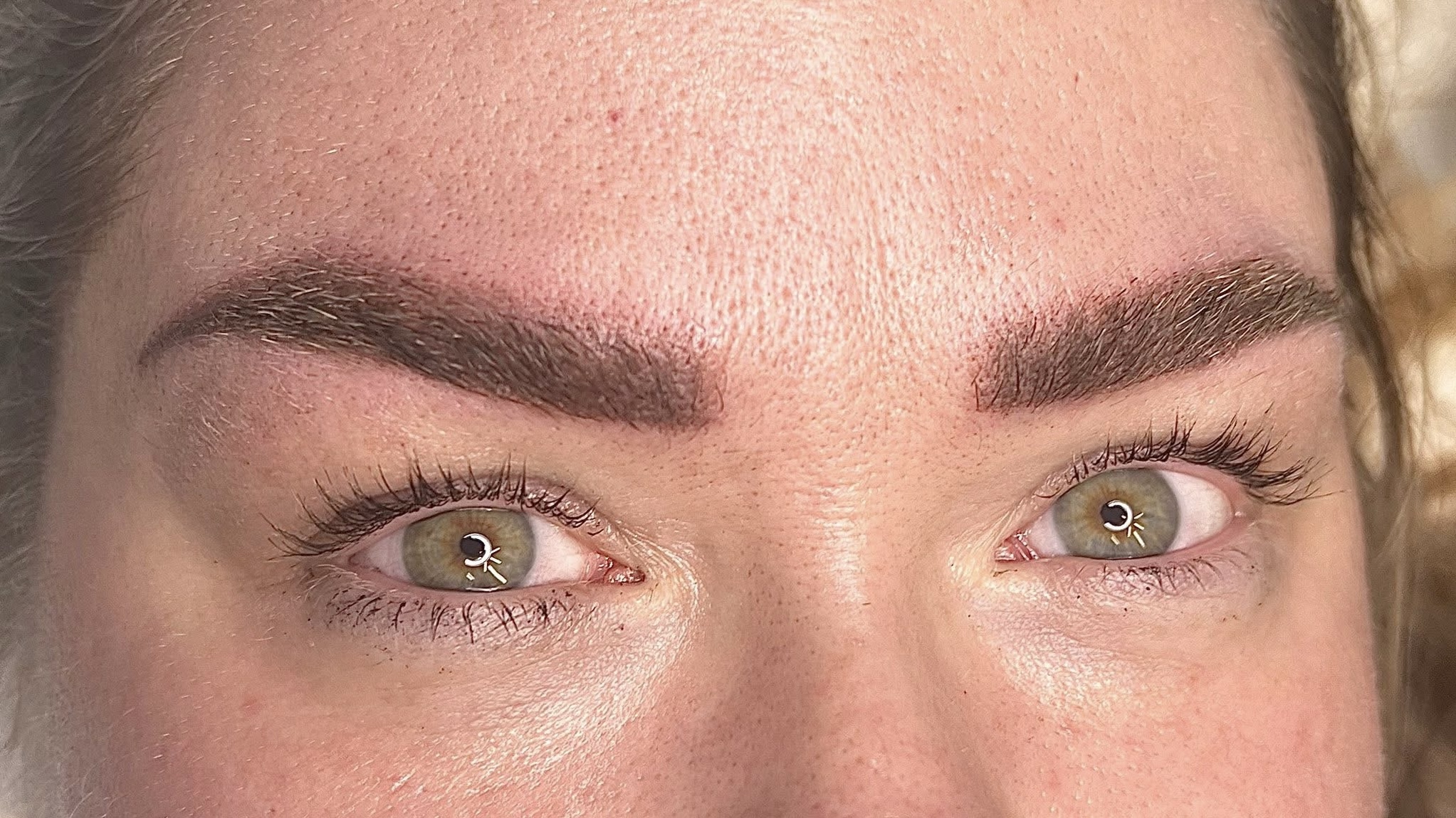 Permanentní make-up pudrové obočí