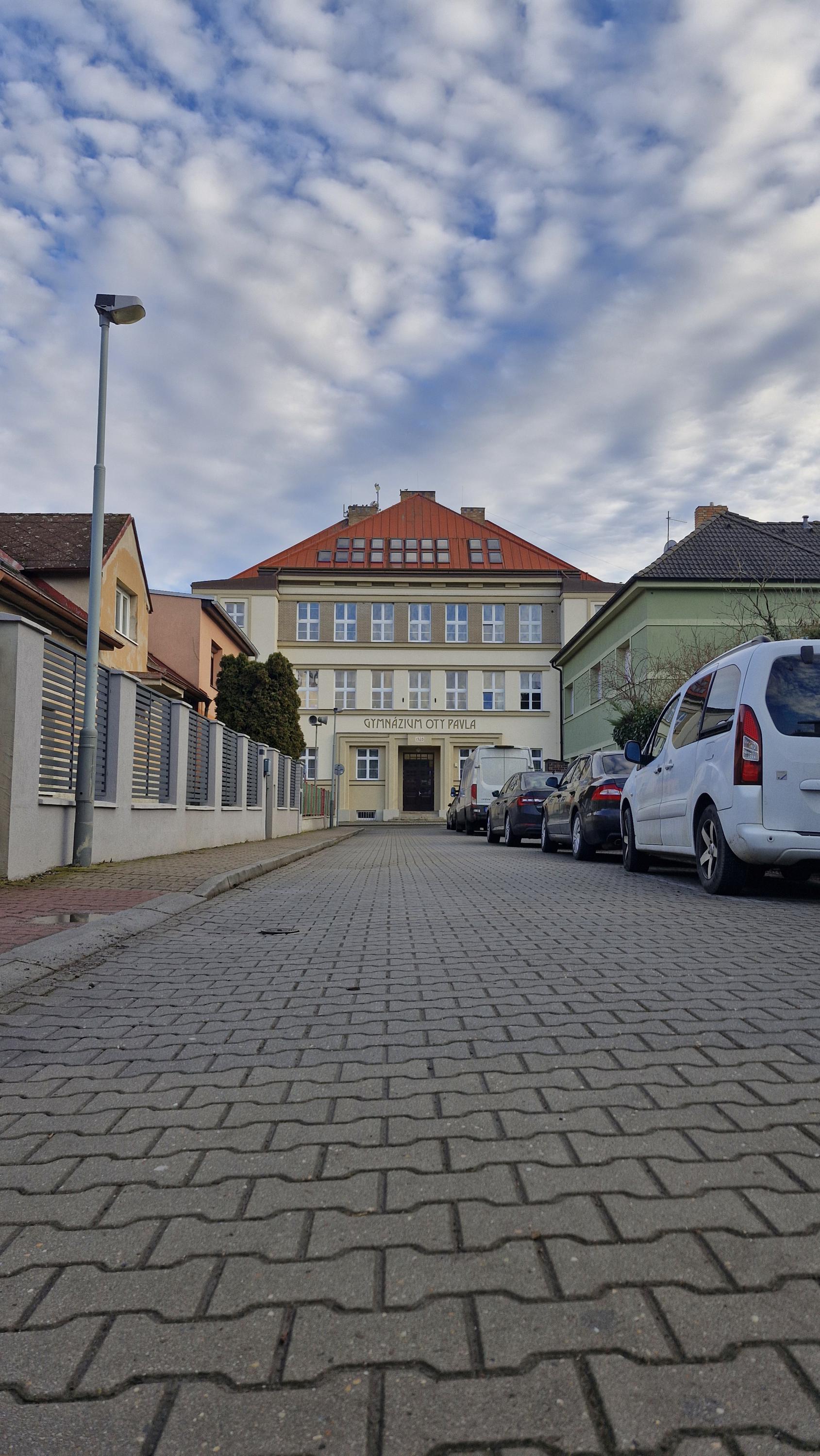 Gymnázium Oty Pavla foto 5