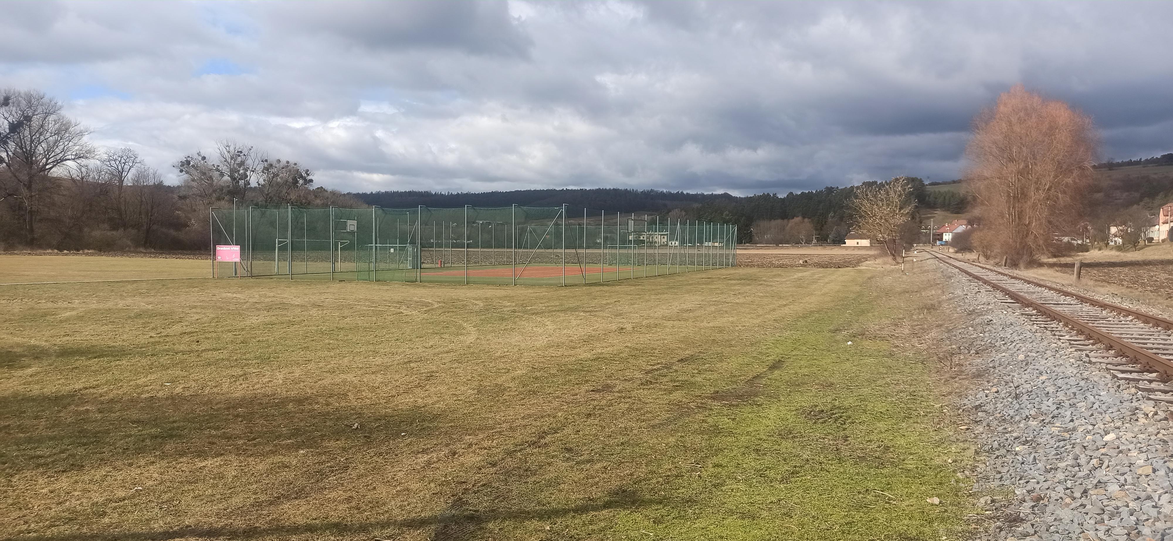 VÍCEÚČELOVÉHO HŘIŠTĚ NEMOTICE foto 2