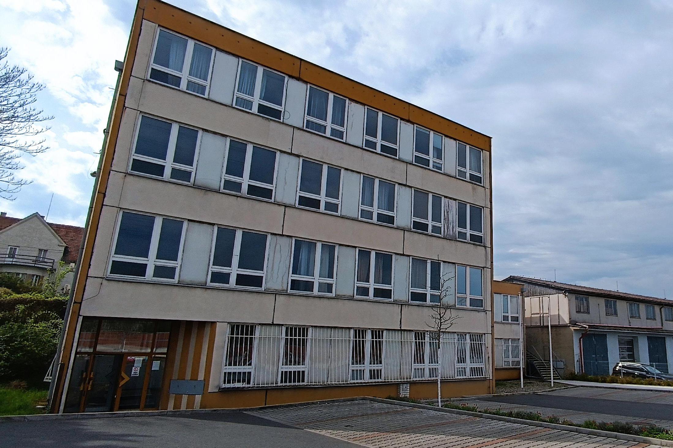 Humanitární šatník Farní charity Modřany