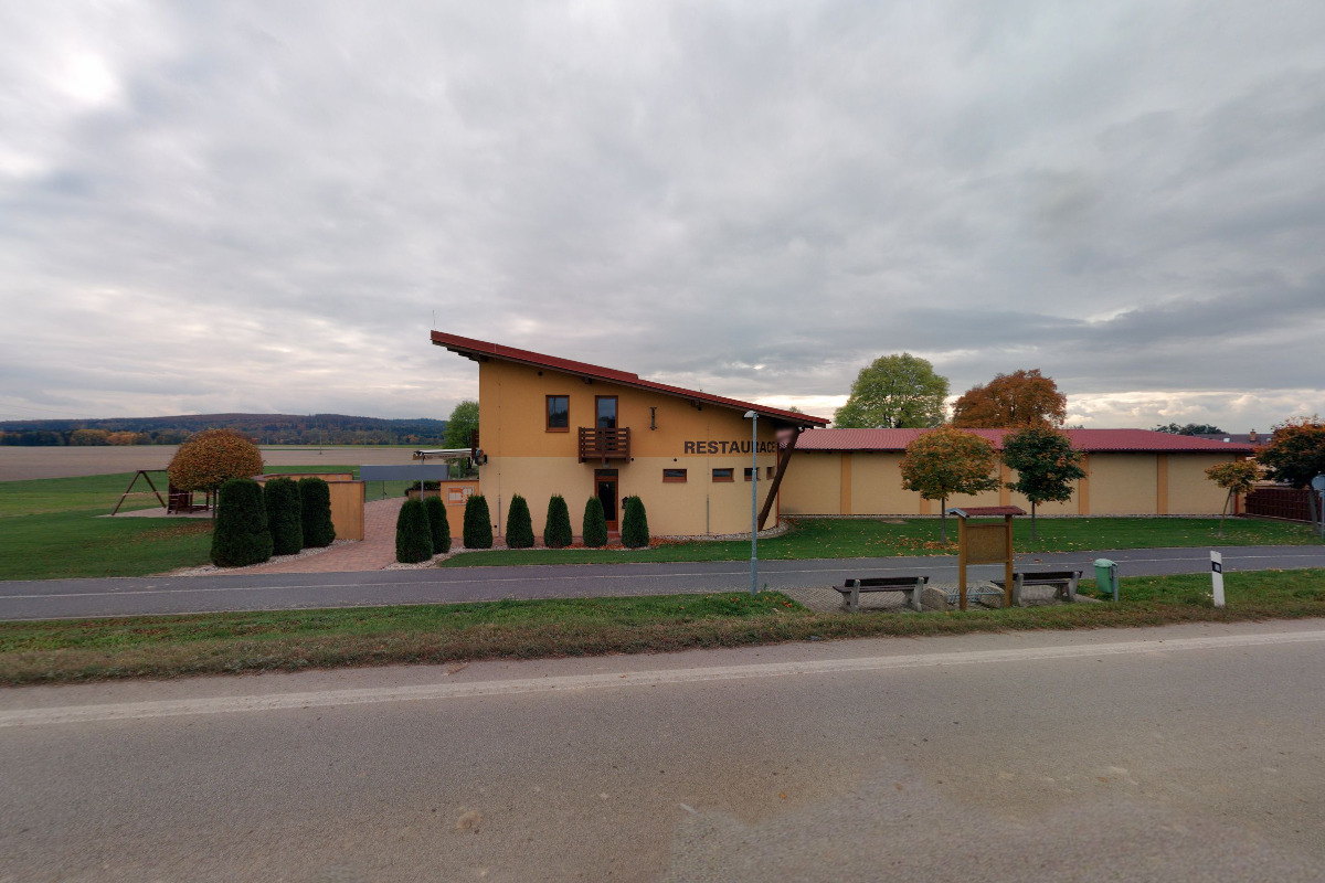 Nabíjecí stanice pro elektrokola a servisní stojan na mobily