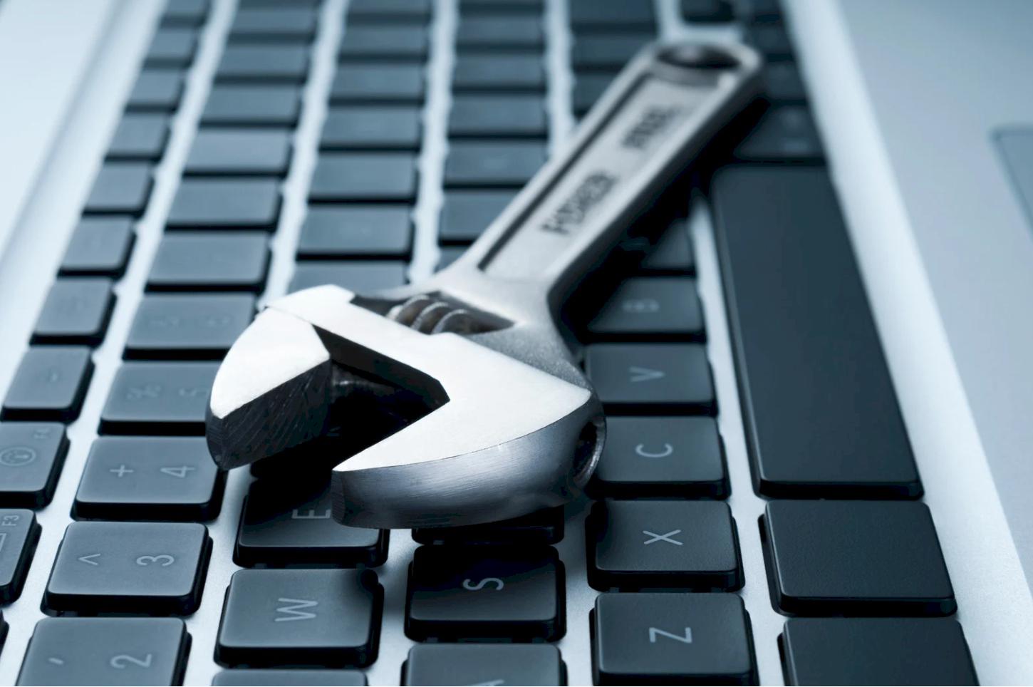 Haloo.IT - Marcel Salfický