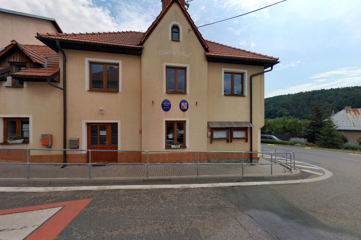 Drnovice - obecní úřad foto 2