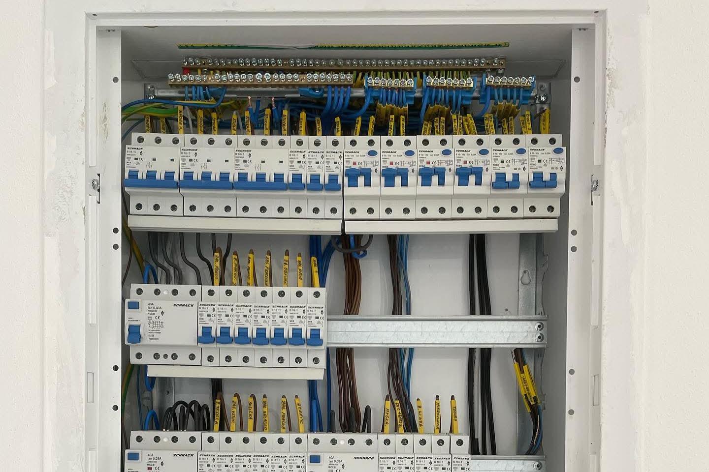 ASB TECH Elektroinstalace