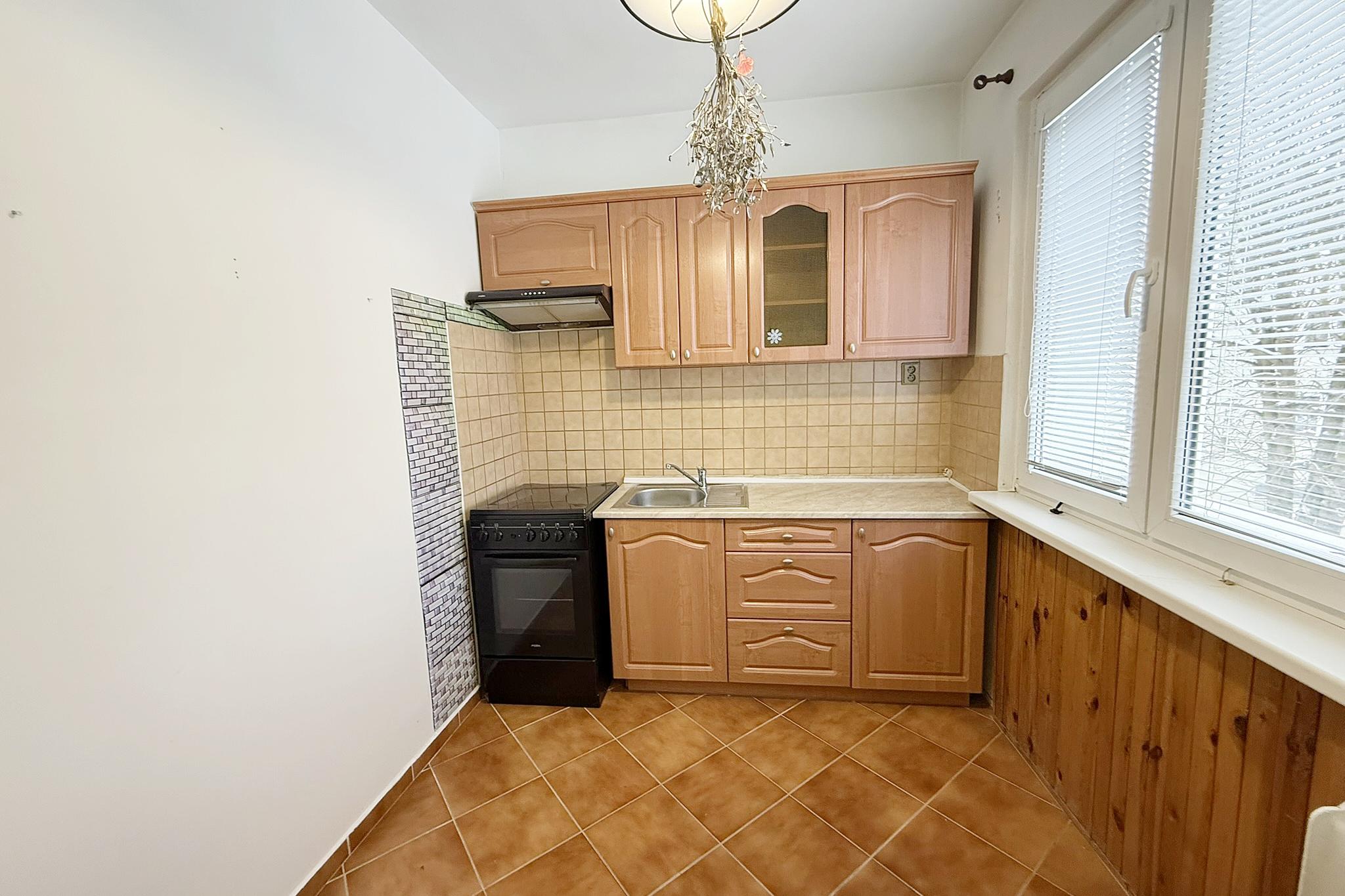 Prodej bytu 2+1 v Nové Roli, ul. 1. Máje