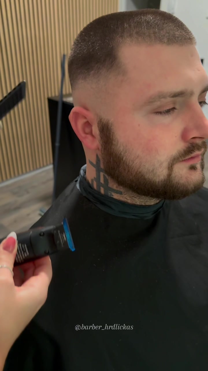 Barber Hrdlička's foto 2 (náhled videa)