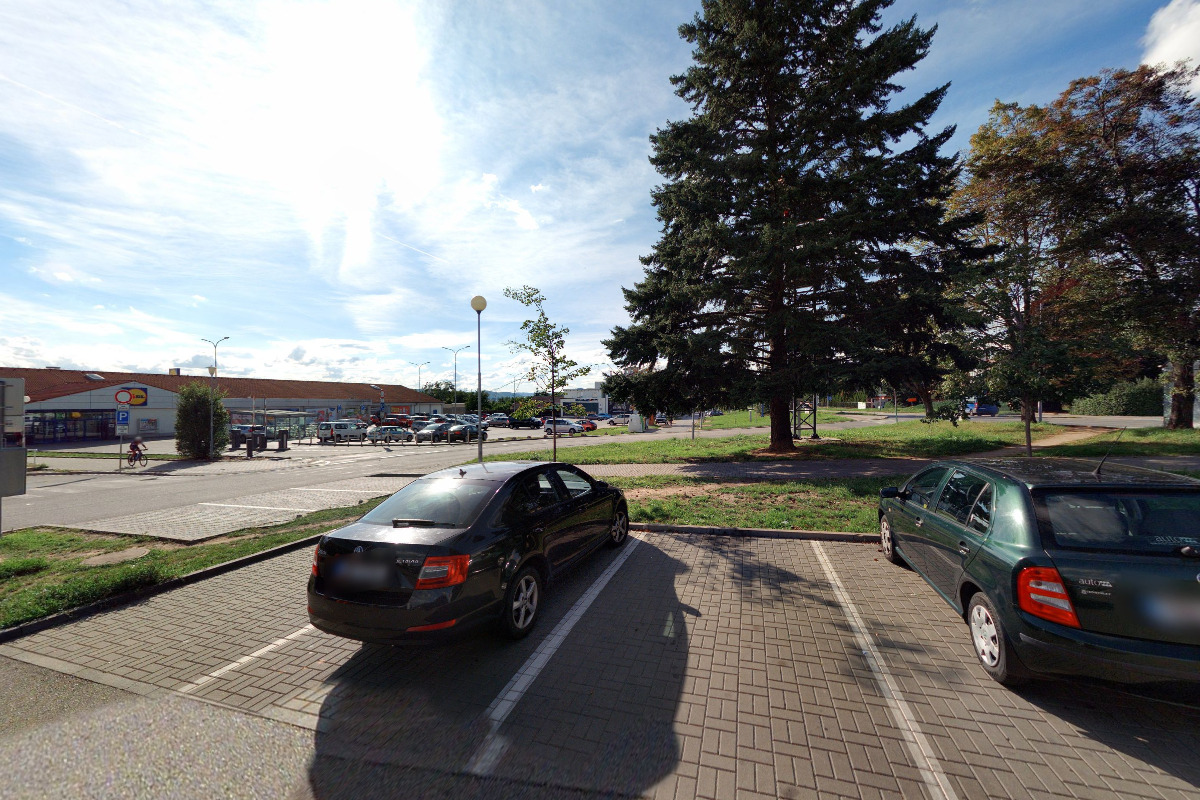 Dr. Max - výdejní box