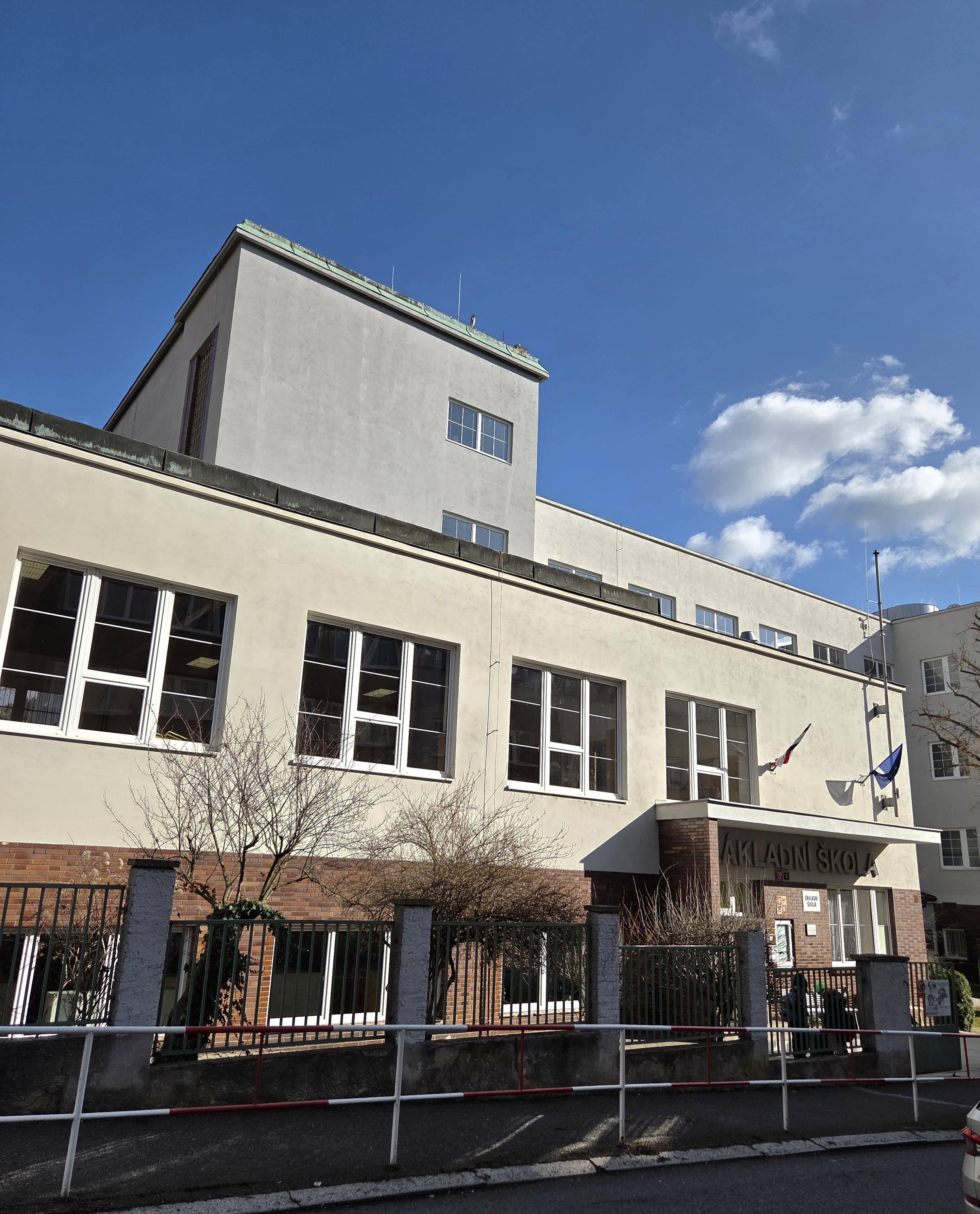 ZŠ Praha 4, Školní foto 2