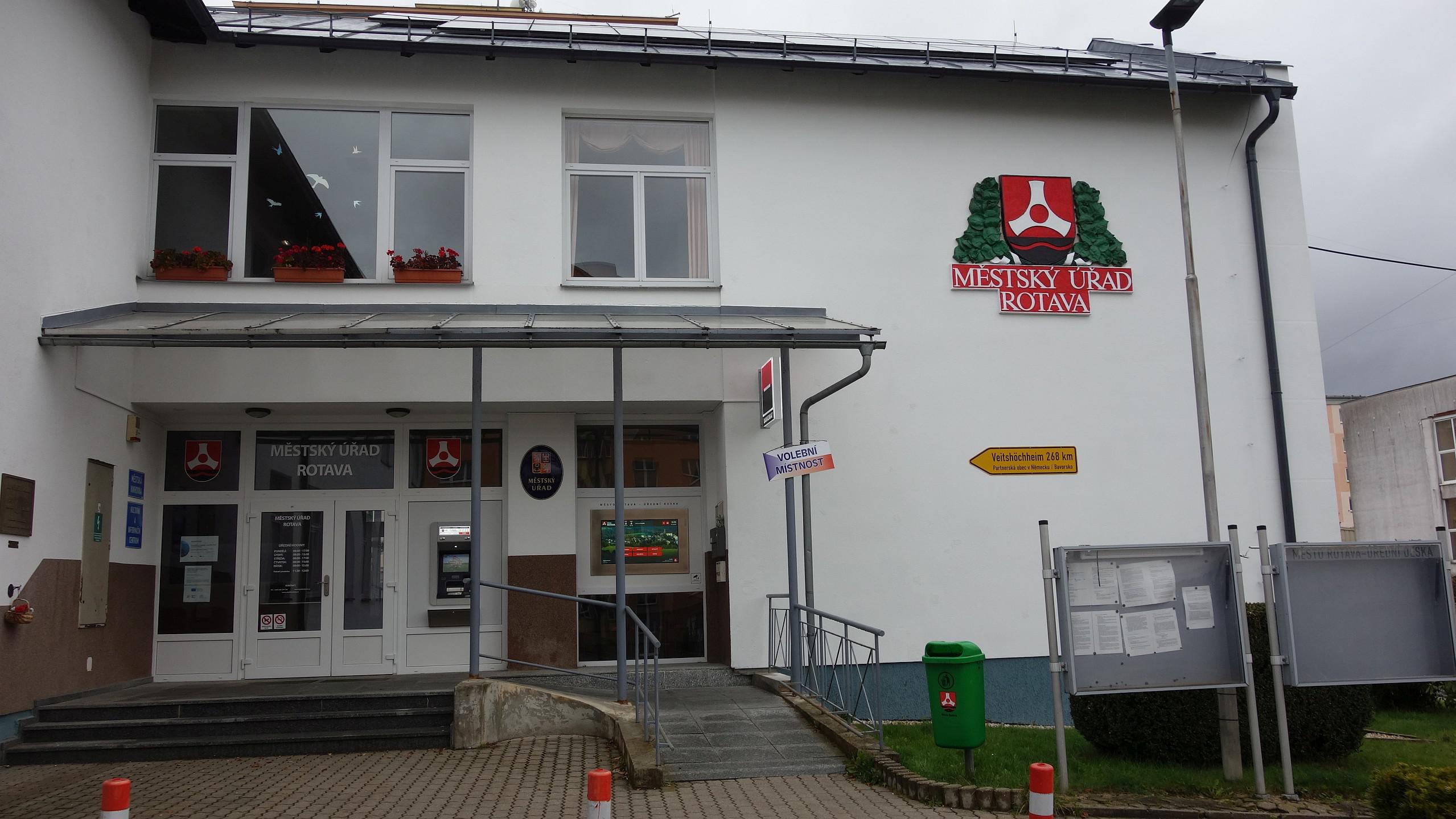 Rotava - městský úřad foto 3