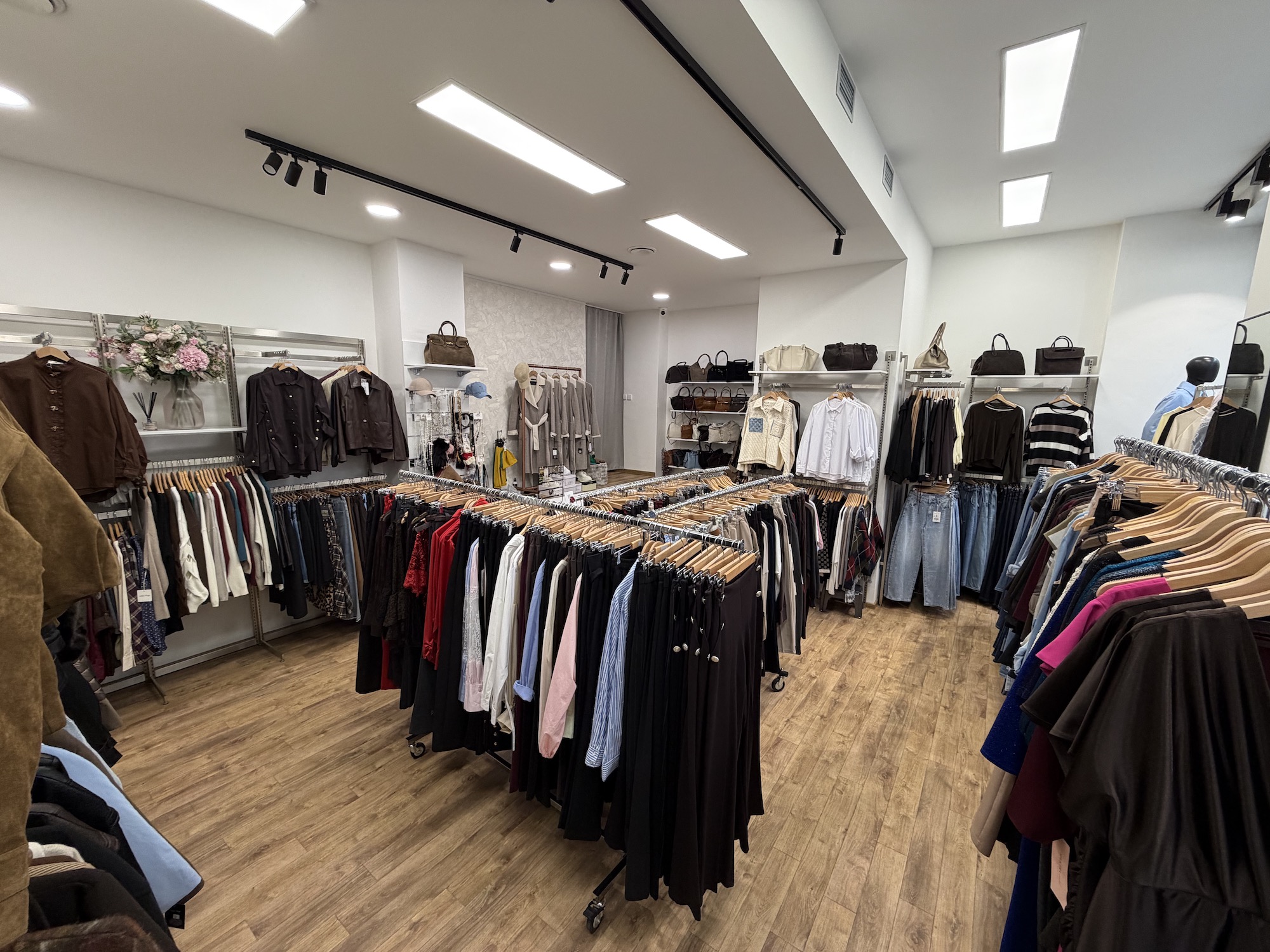 ITALSKÁ3 boutique foto 3