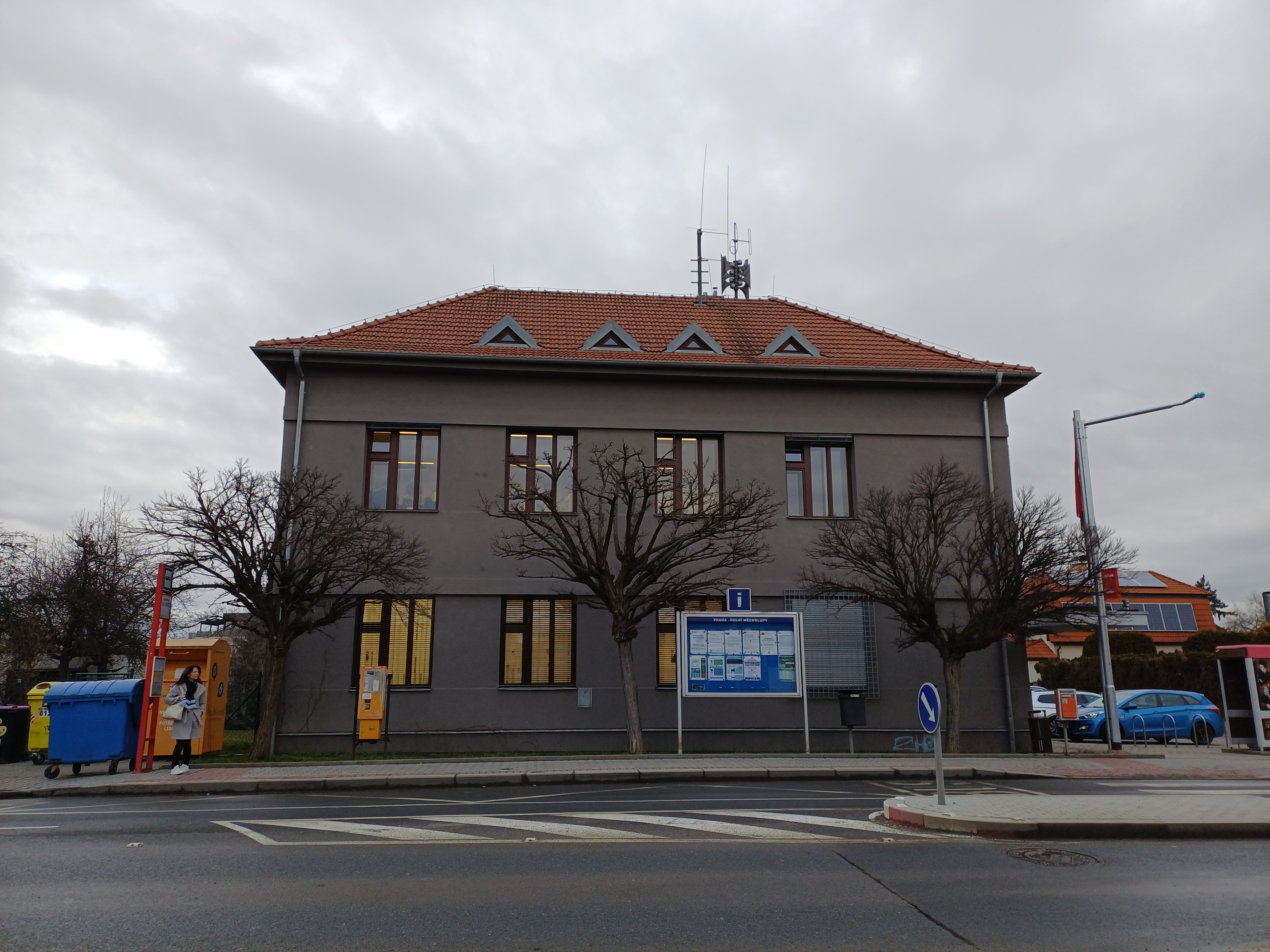 Úřad městské části Praha-Dolní Měcholupy foto 4