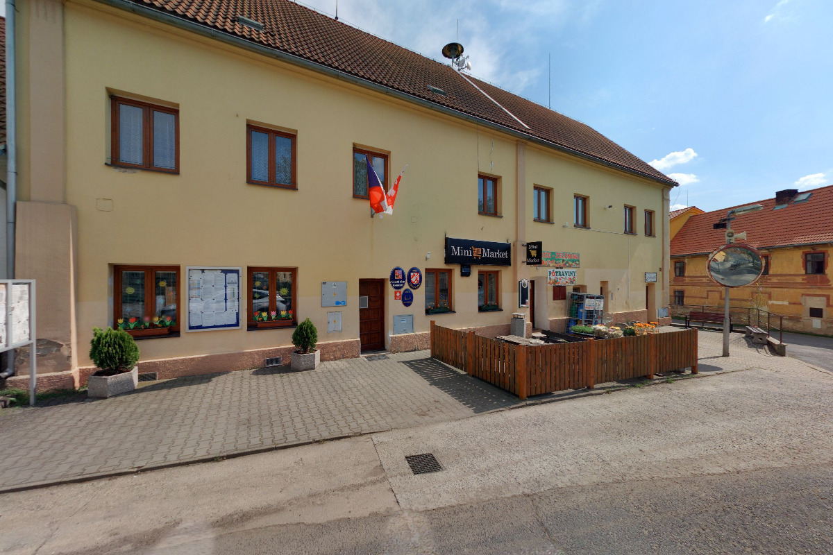 Drahobuz - obecní úřad foto 2