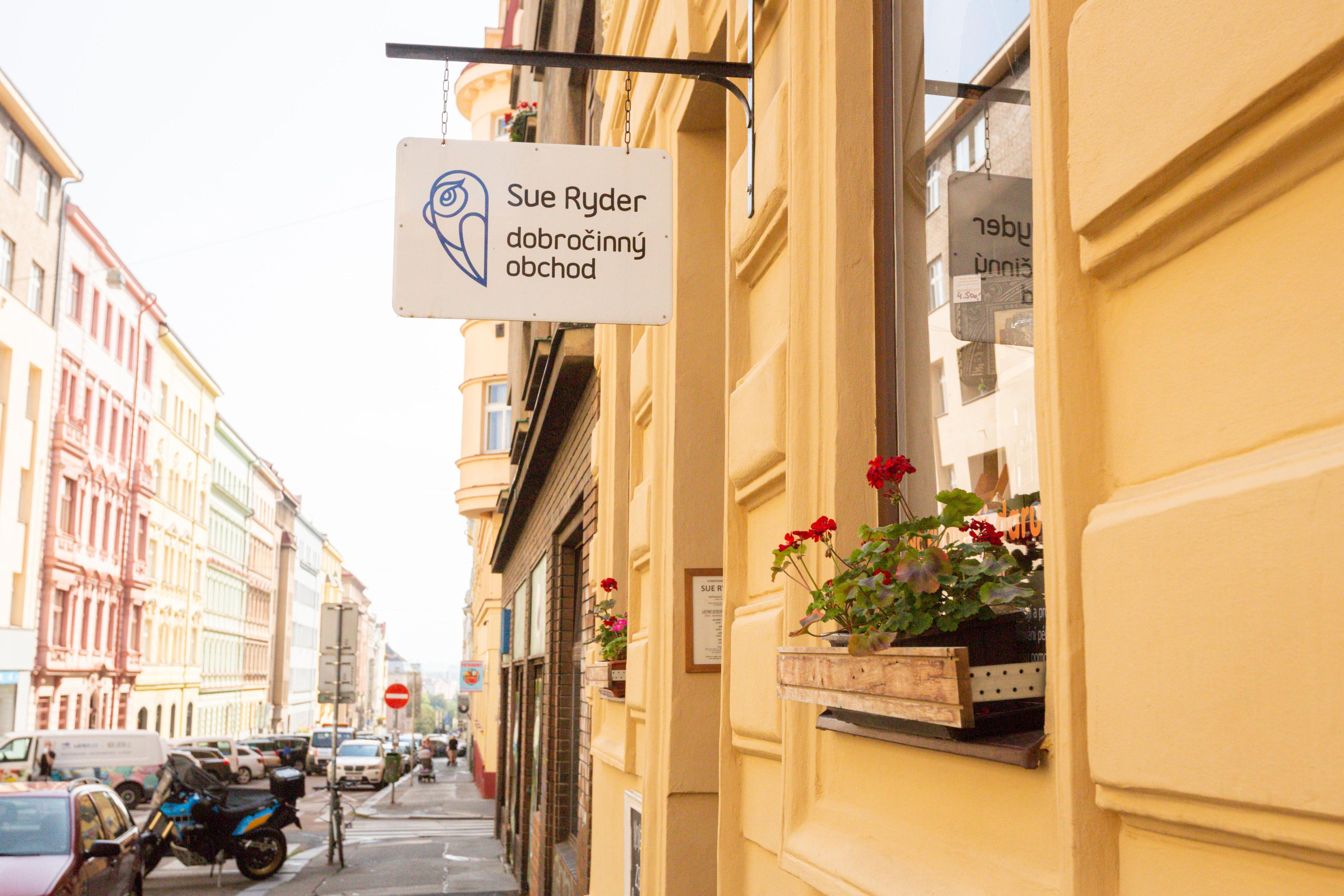 Dobročinný obchod Sue Ryder foto 6