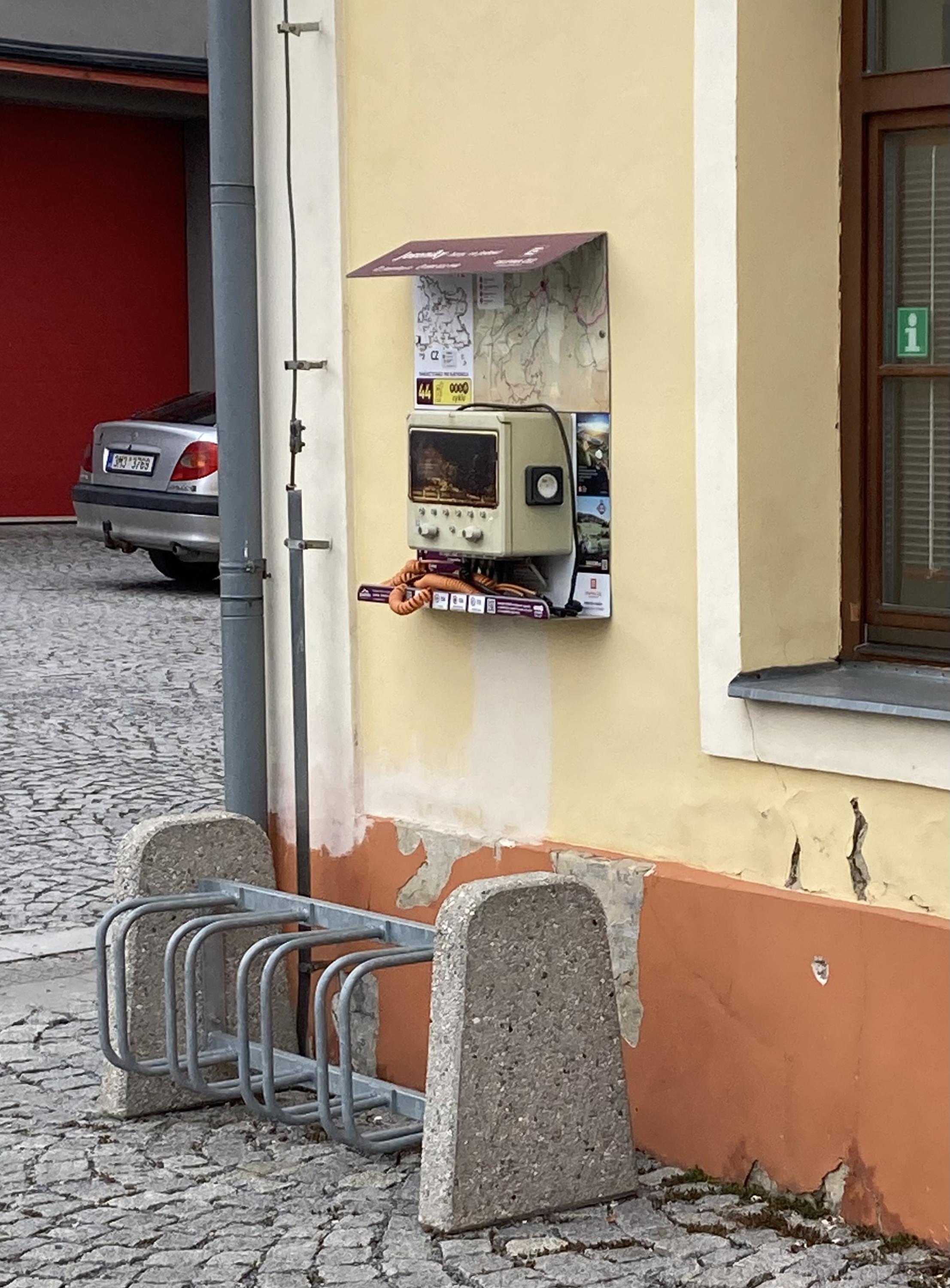 Nabíjecí stanice Městské informační centrum Zlaté Hory foto 4