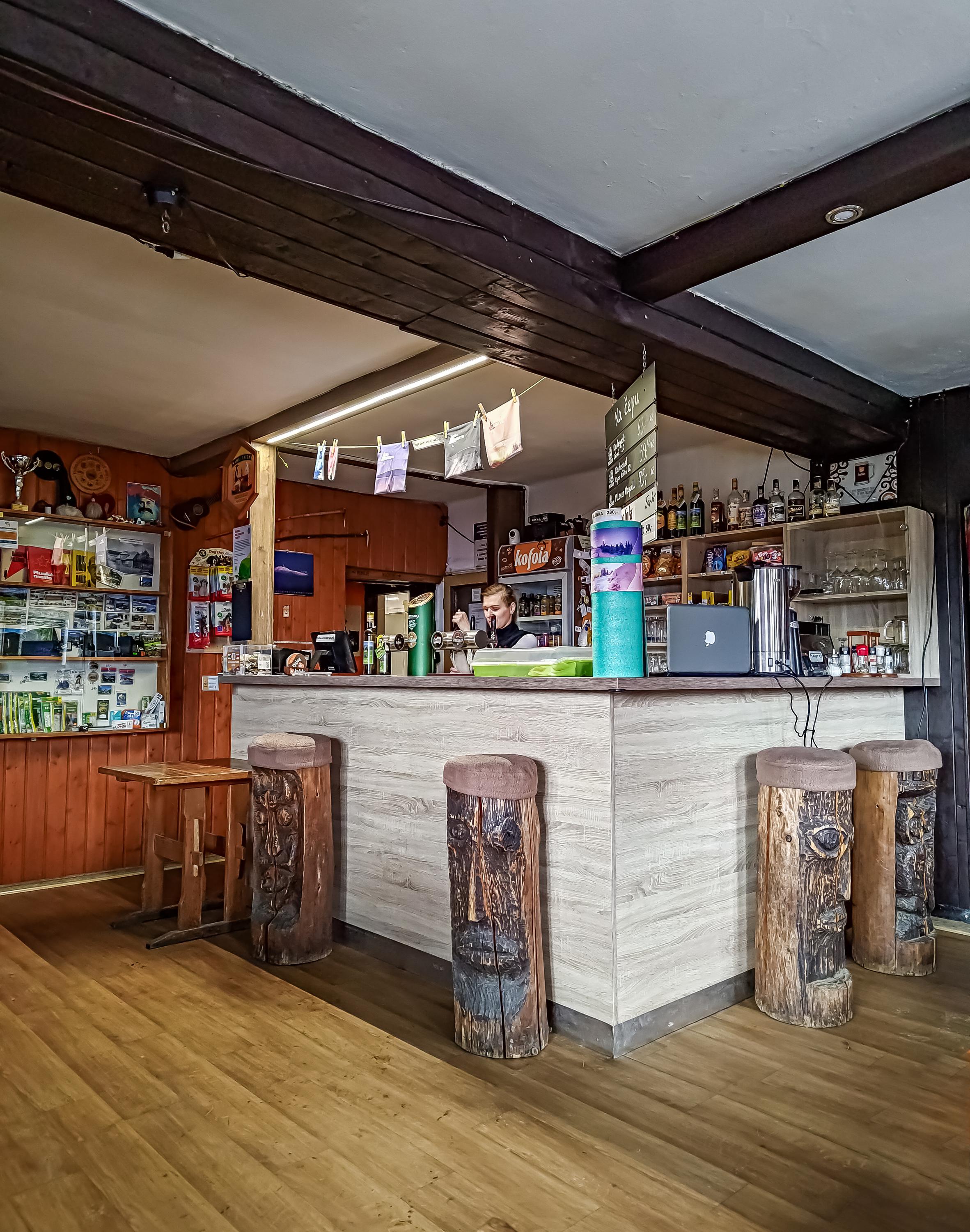 Horská chata Ostrý - restaurace foto 5