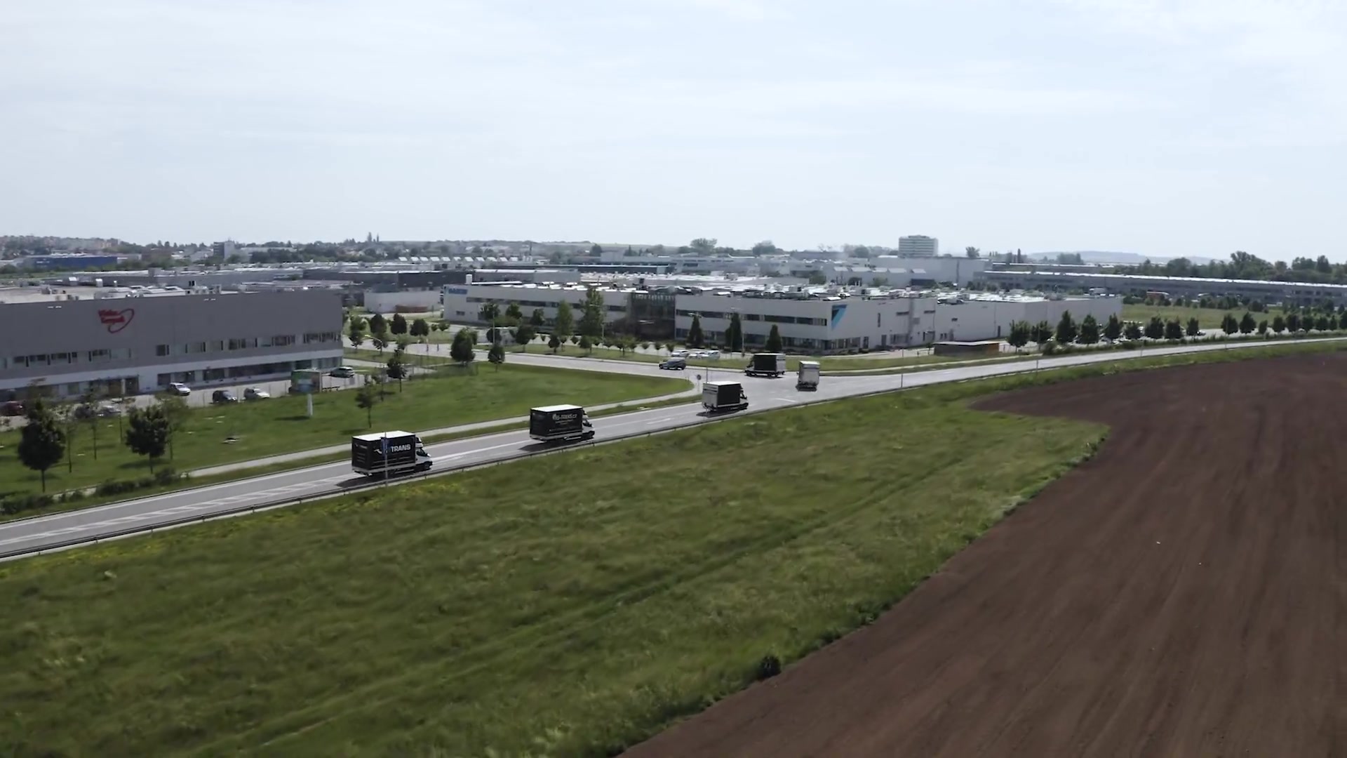 KS-TRANS autodoprava a spedice s.r.o. foto 2 (náhled videa)