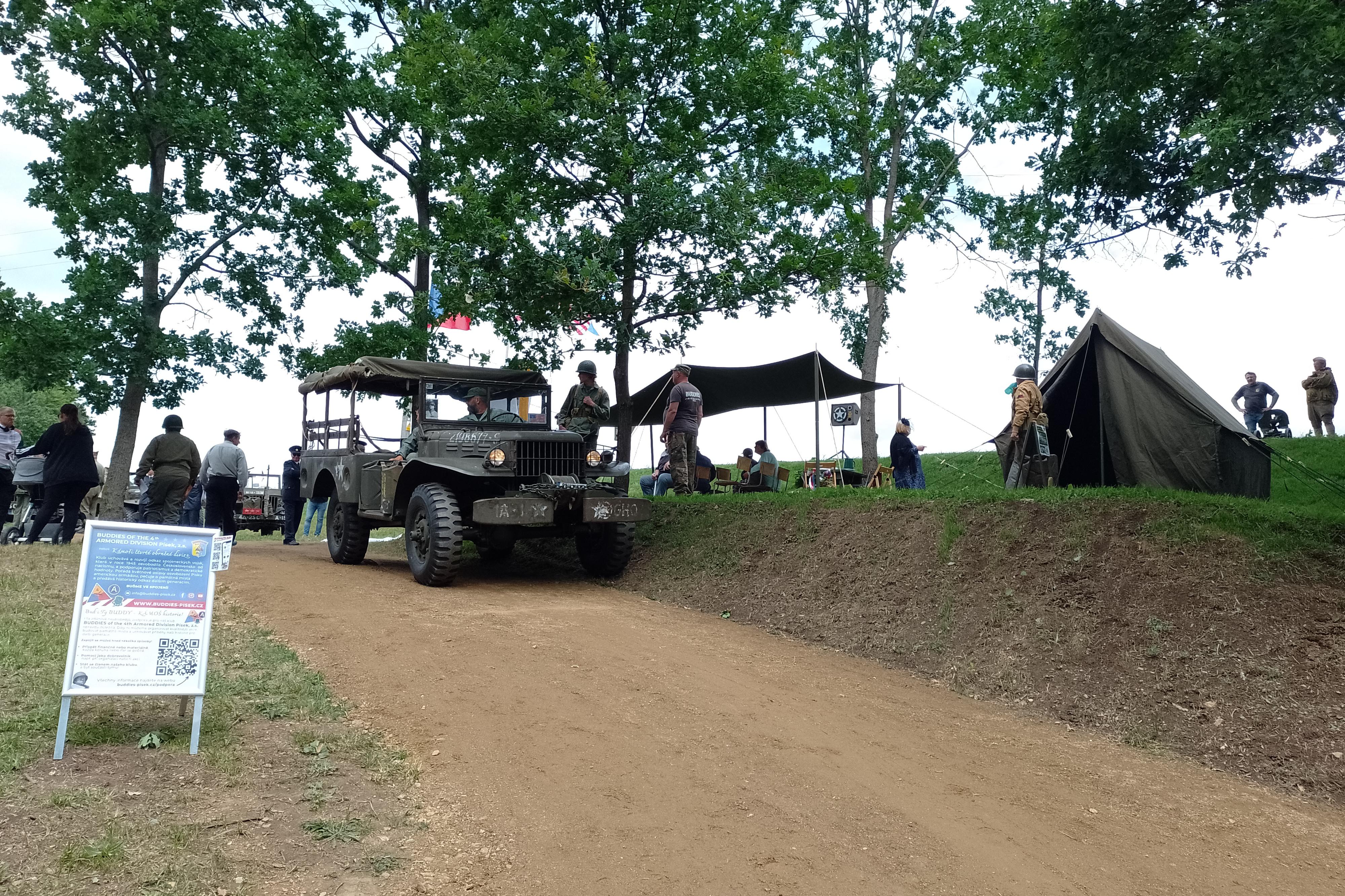 BUDDIES of the 4th Armored Division Písek