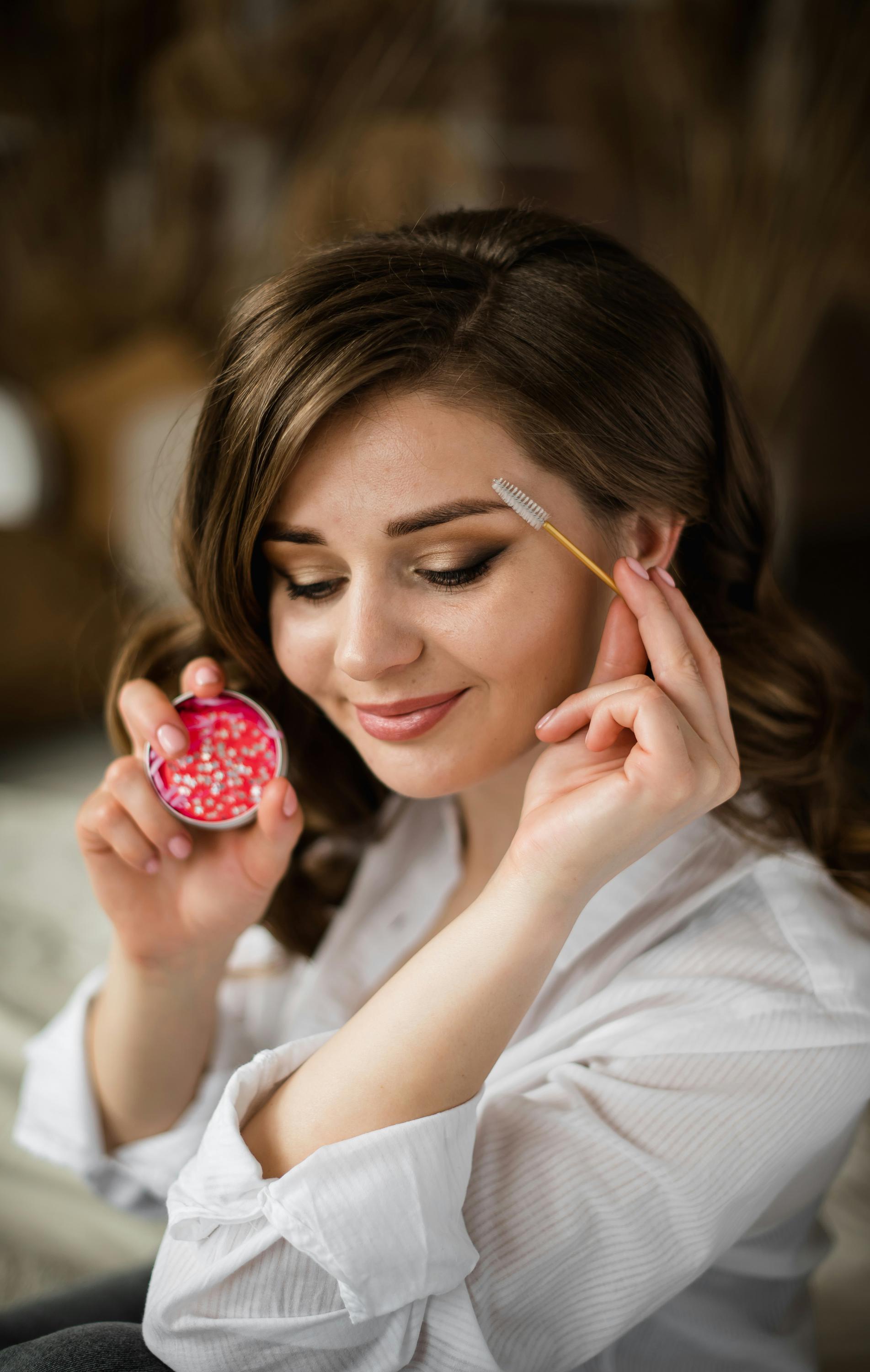 Odstranění tetovaného obočí