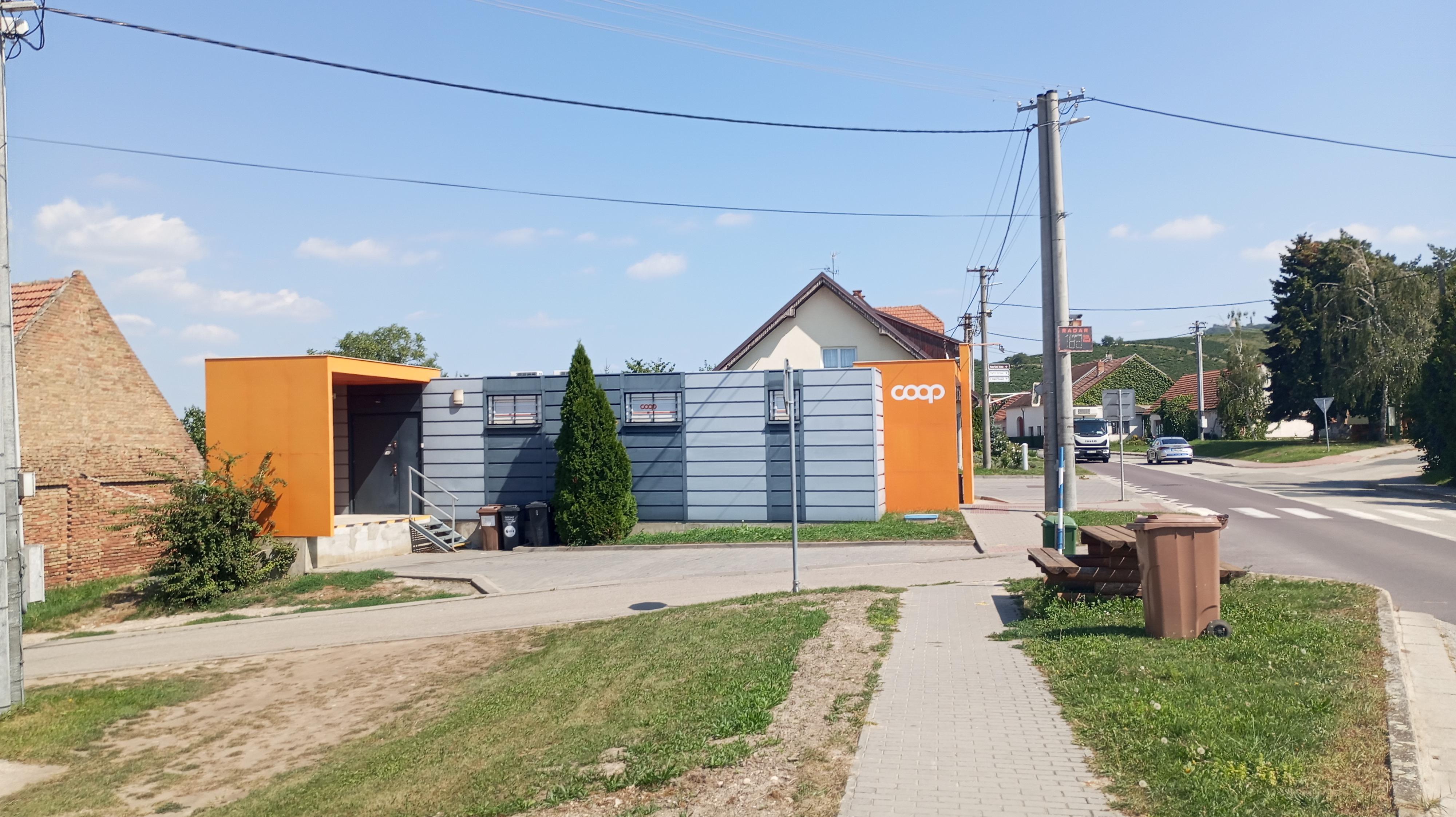 COOP - Jednota, spotřební družstvo v Mikulově foto 3
