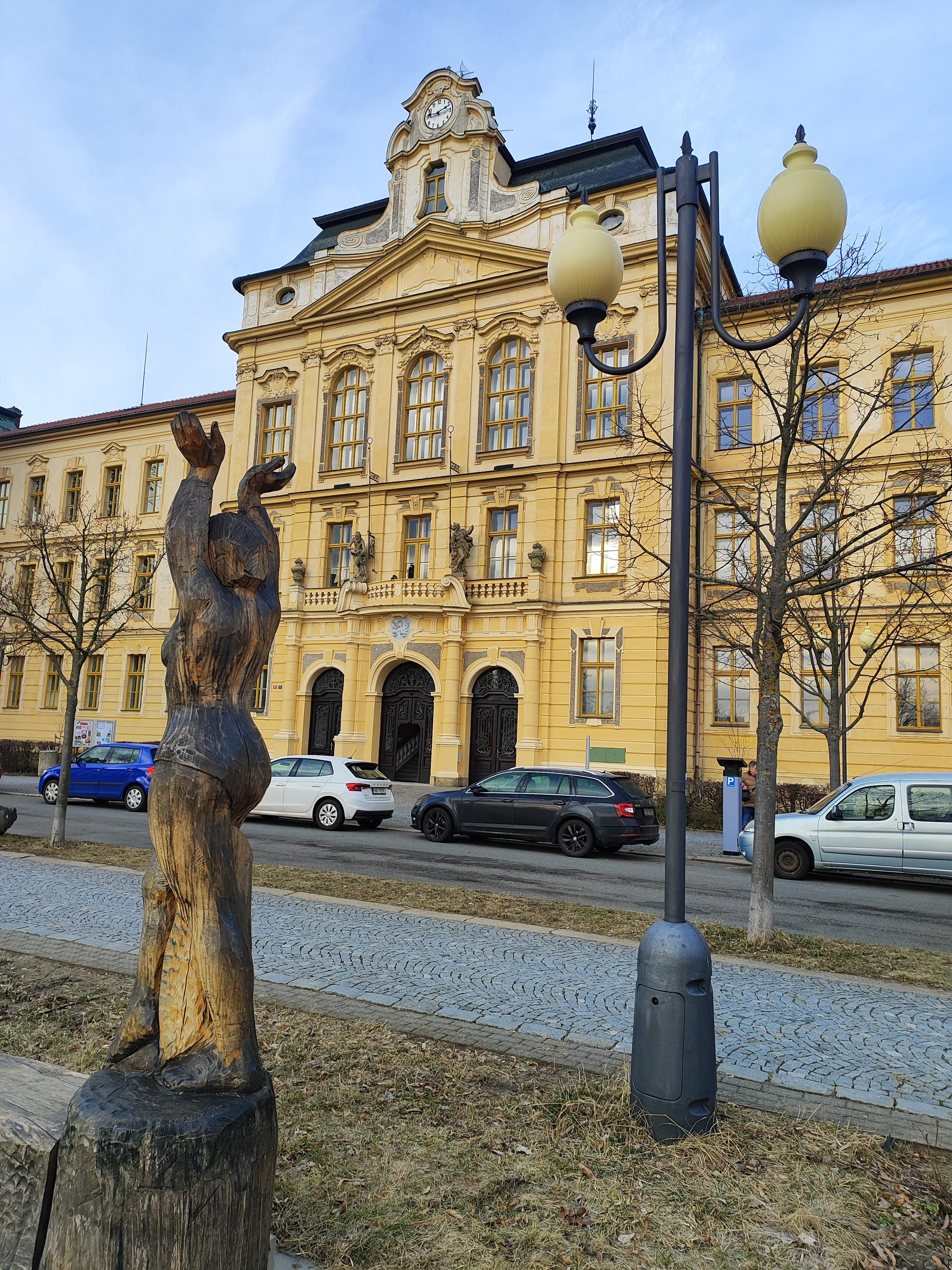 Gymnázium Dr. Josefa Pekaře, Mladá Boleslav foto 2