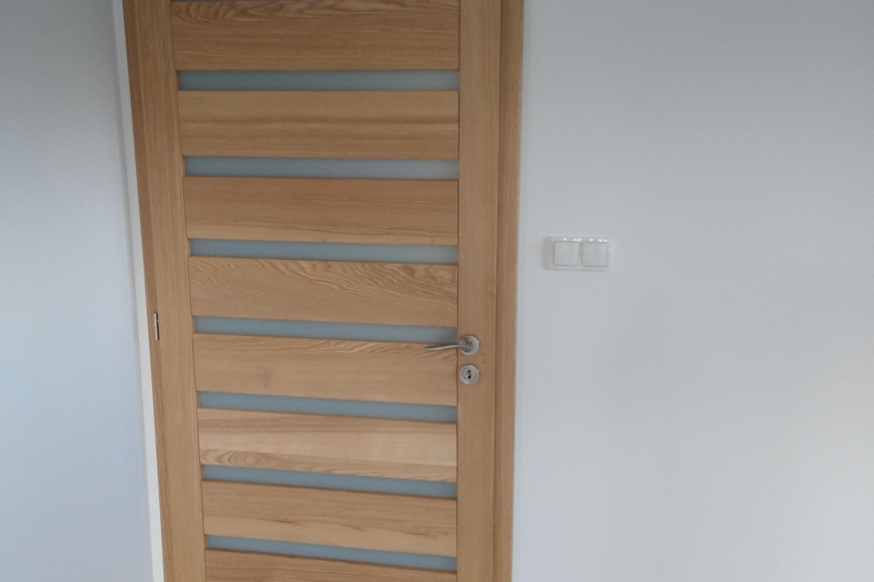 Dveře včetně obložkové zárubně