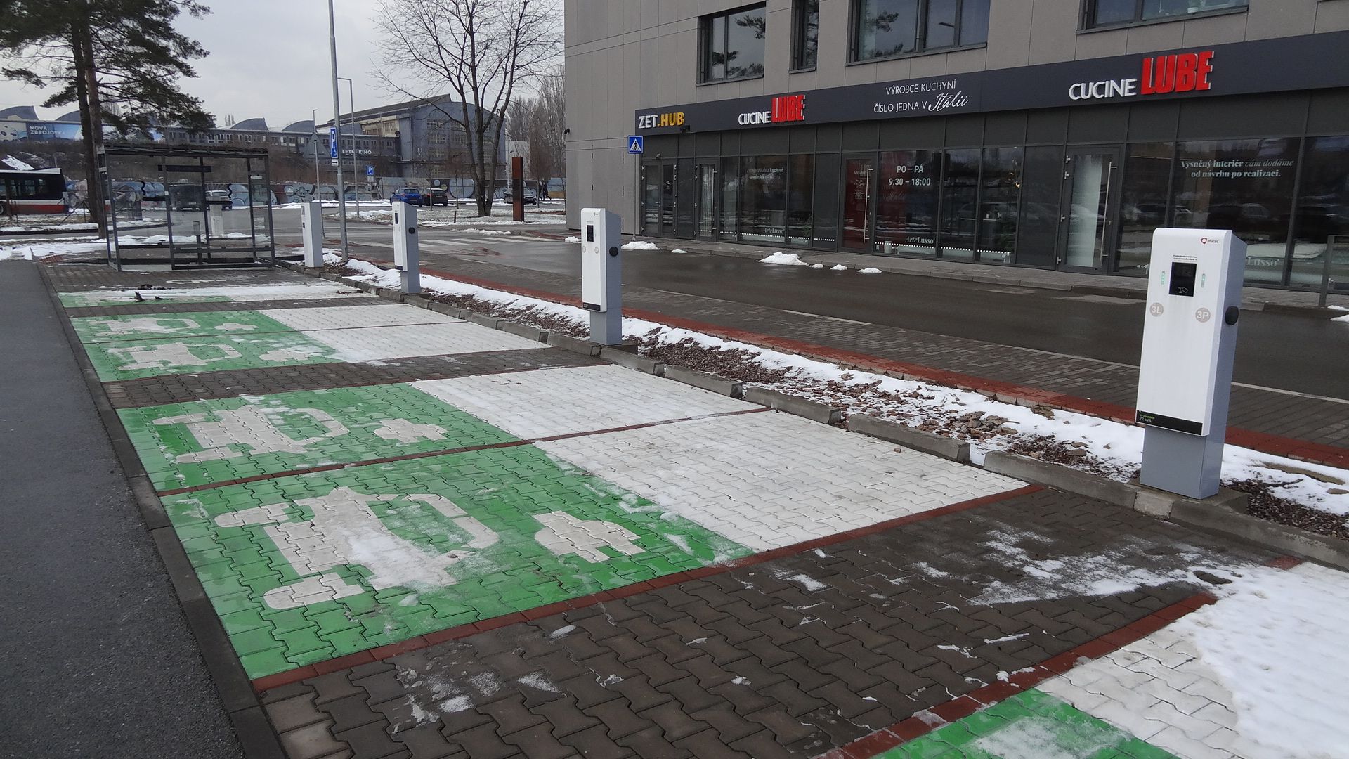 Dobíjecí stanice pro elektromobily foto 2