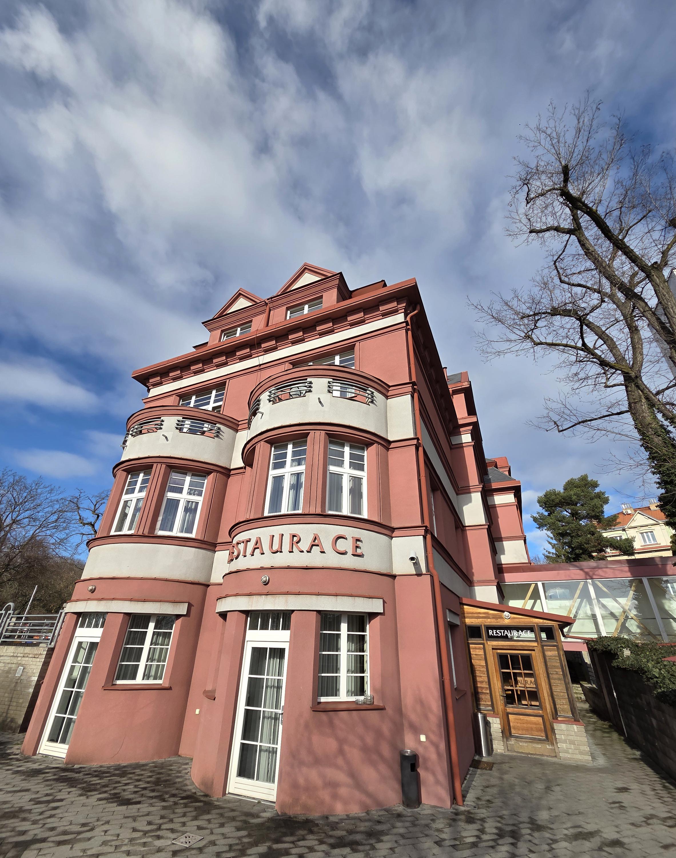 Restaurace V Růžové zahradě foto 3
