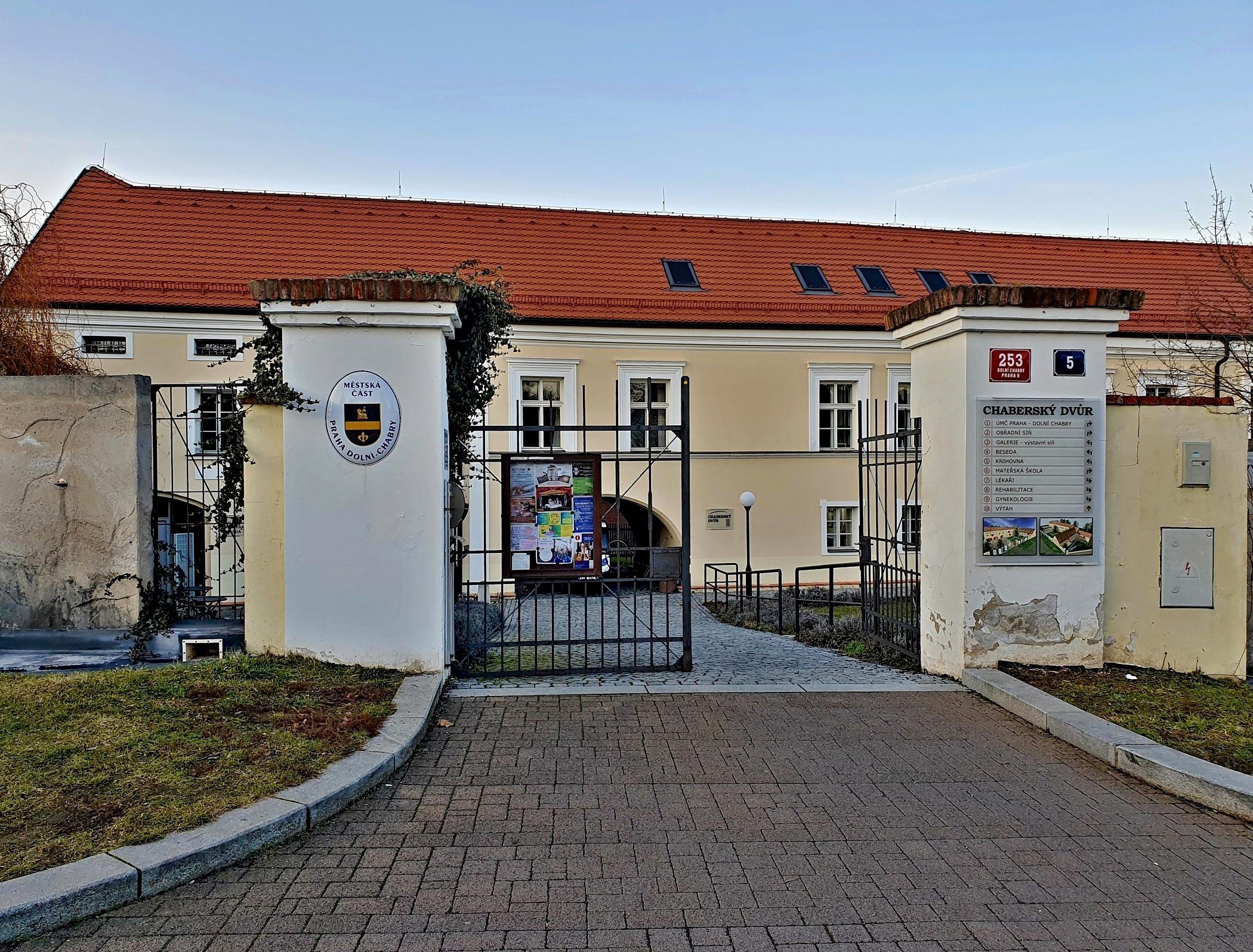 Úřad městské části Praha-Dolní Chabry foto 5