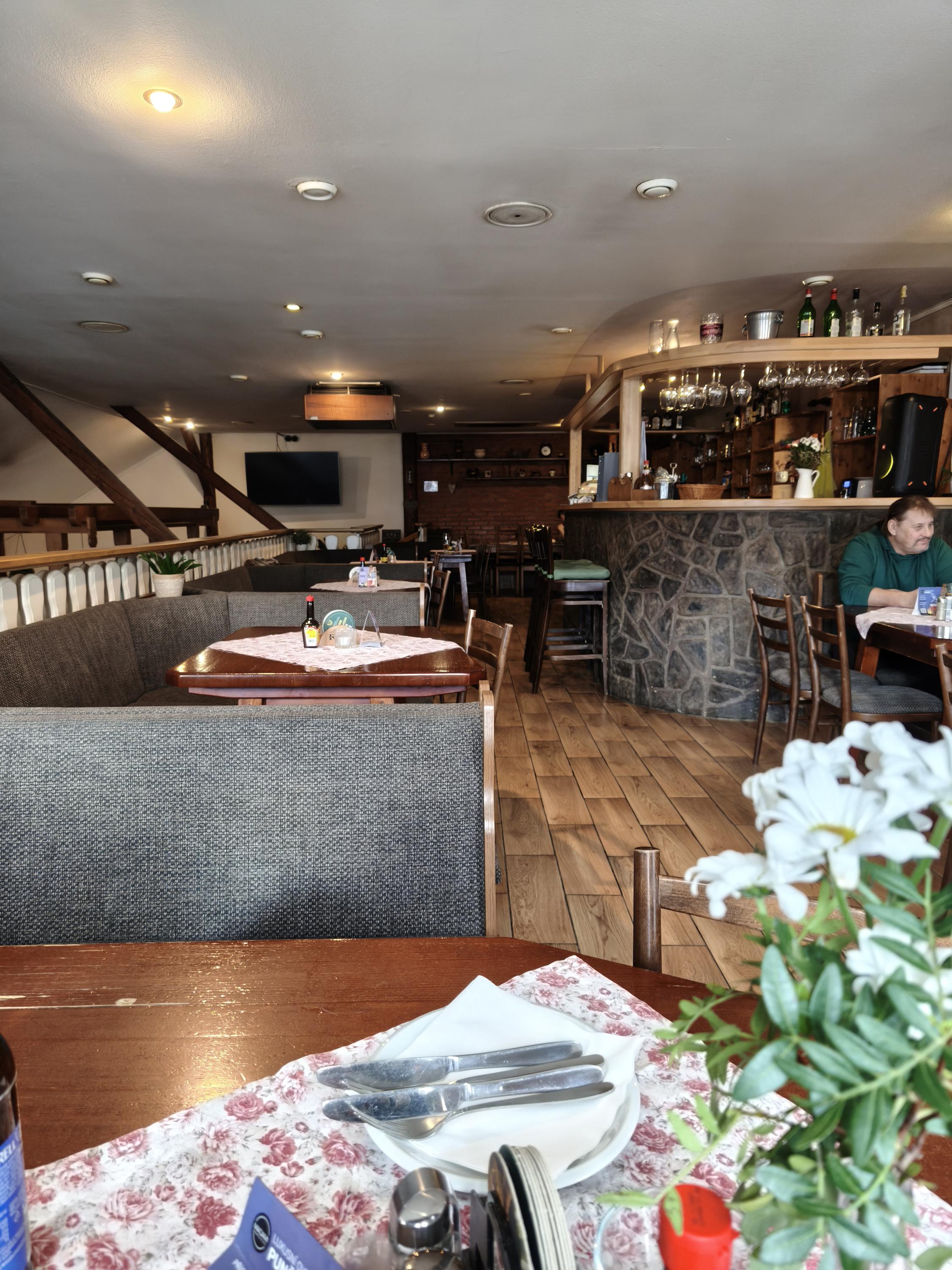 Restaurace U Potůčku foto 2