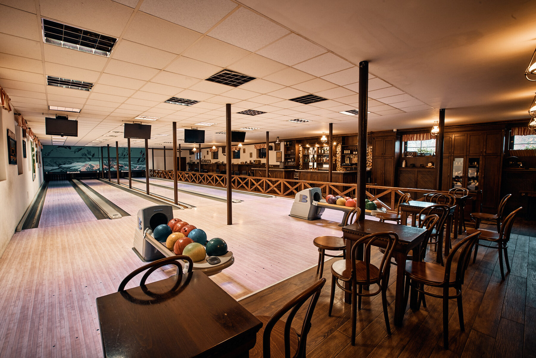 Bowling bar Malevil