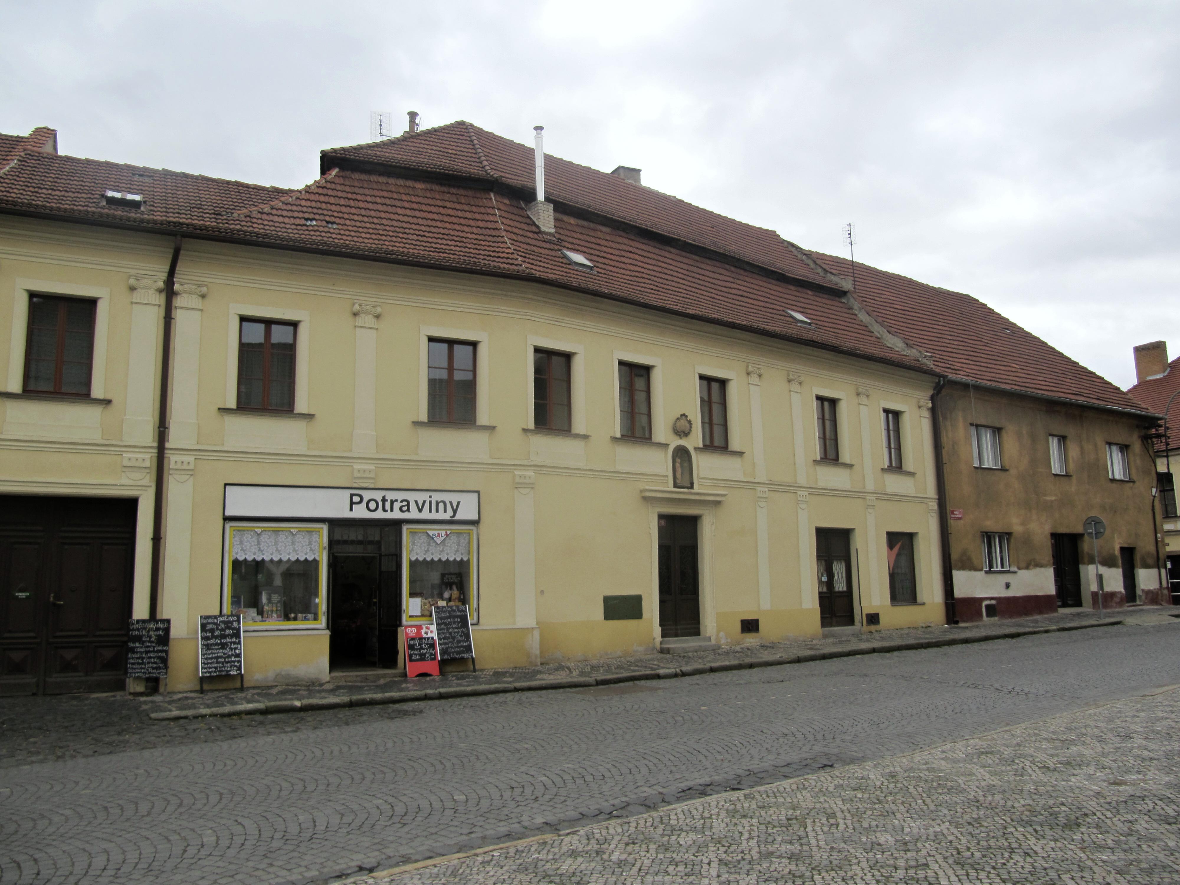 Potraviny náměstí Krále Vladislava 115 foto 1