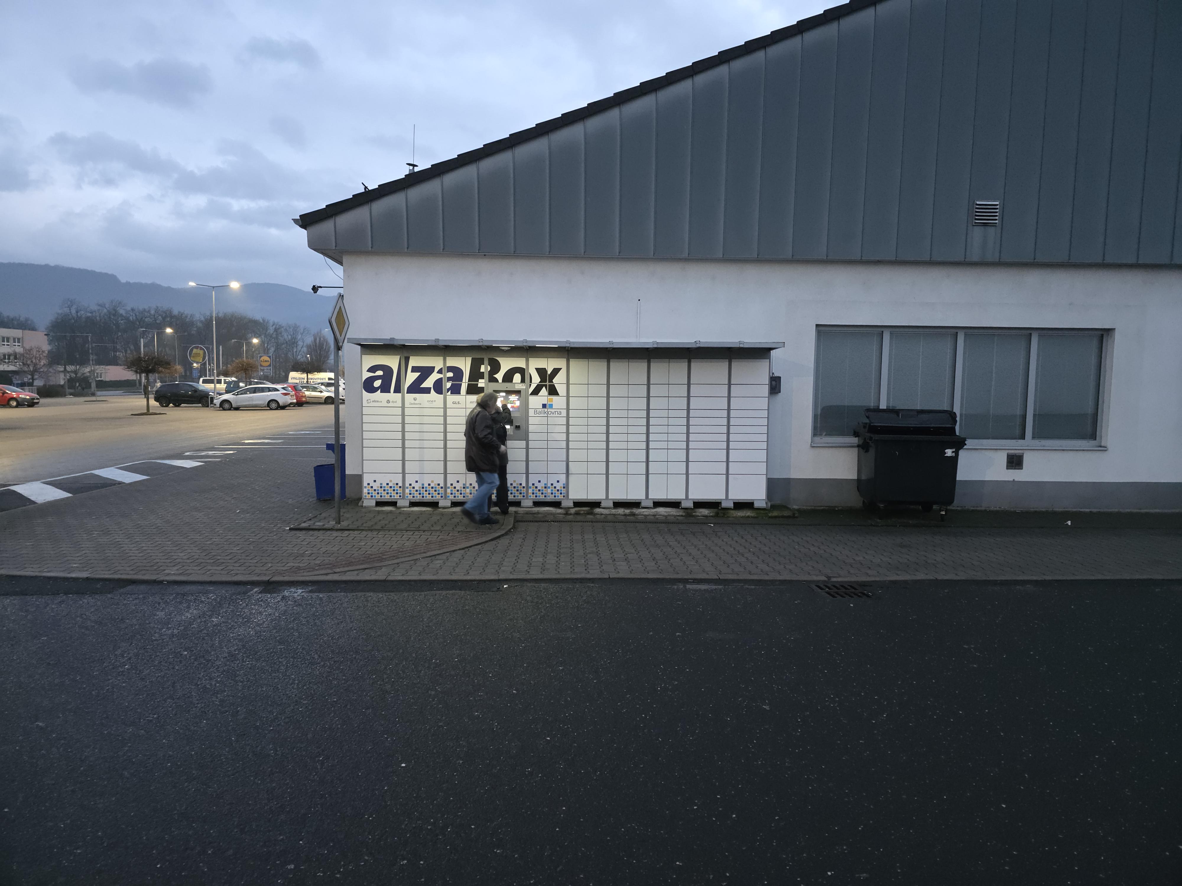 AlzaBox