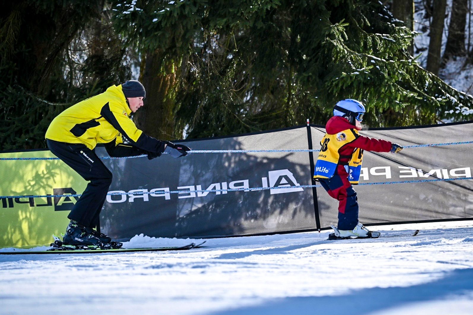 Yellow point - lyžařská škola a půjčovna foto 2