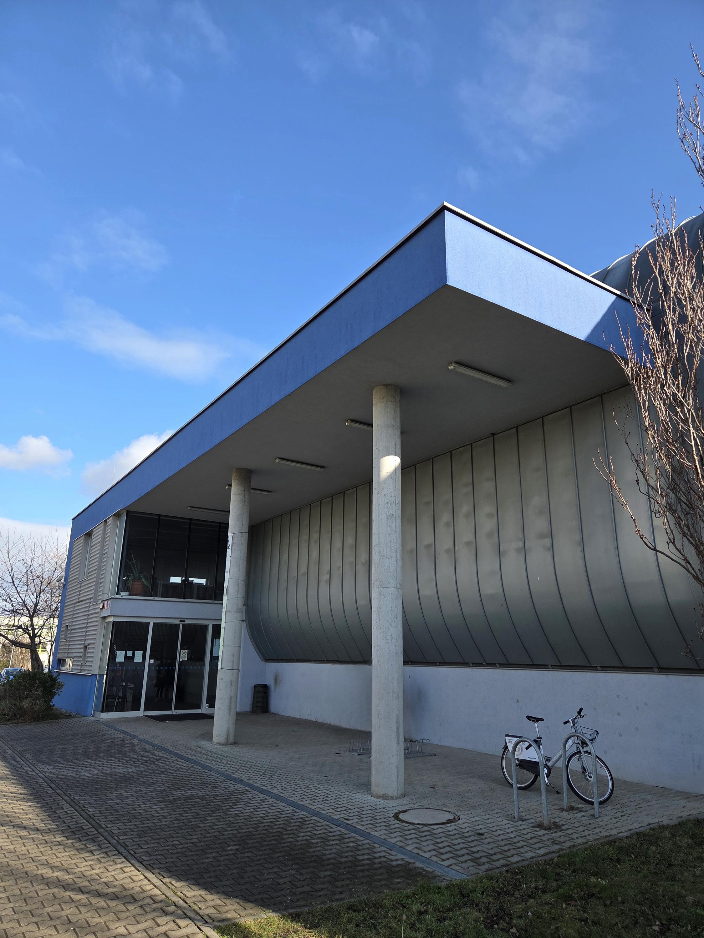 Vysoká škola ekonomická v Praze - Sportovní areál foto 3