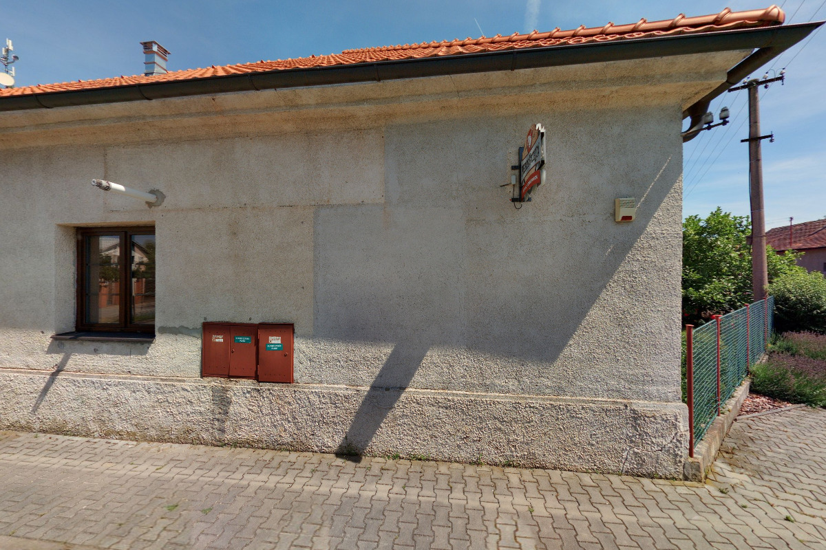 Dubany - obecní úřad foto 2
