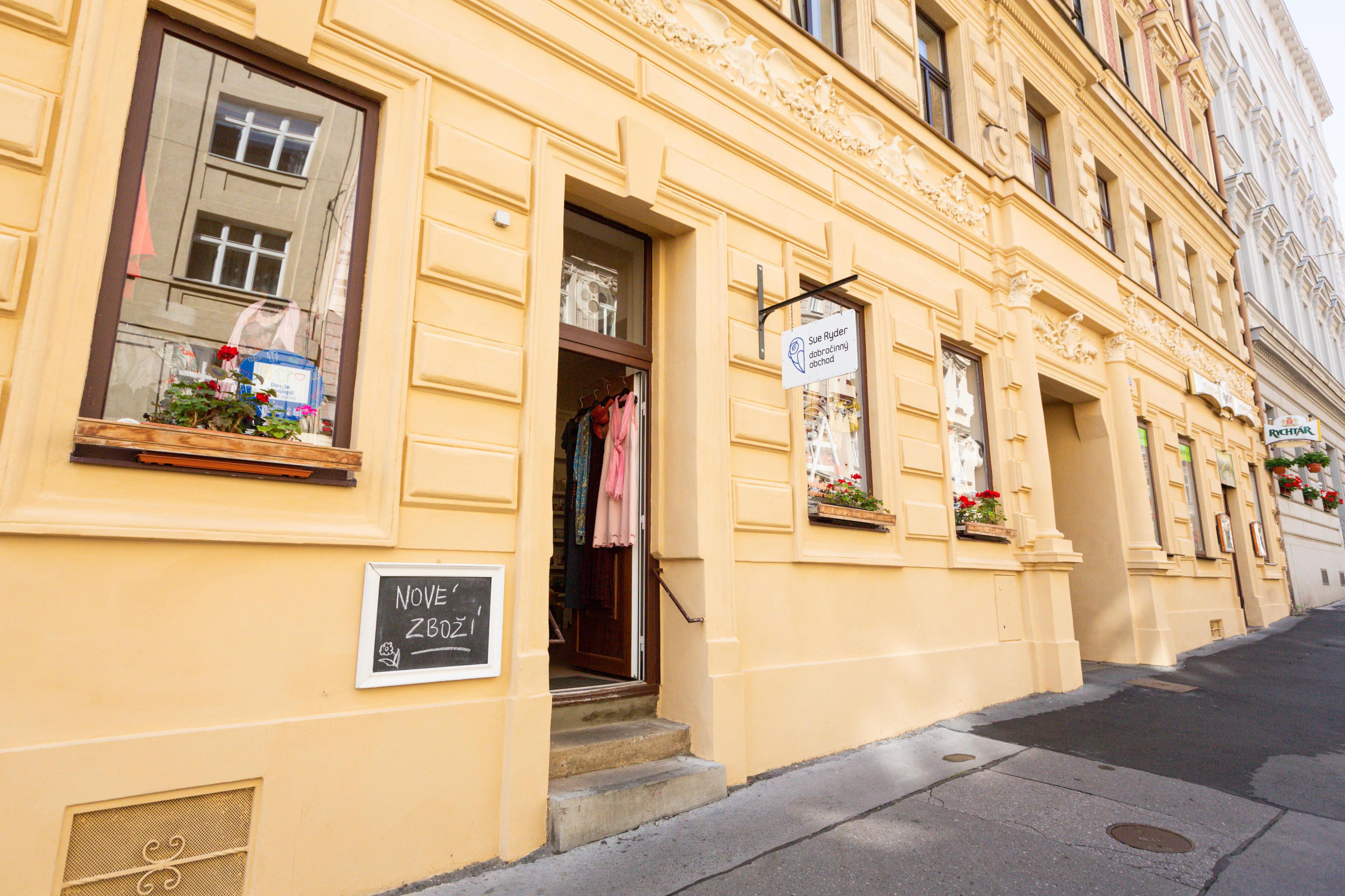 Dobročinný obchod Sue Ryder foto 5
