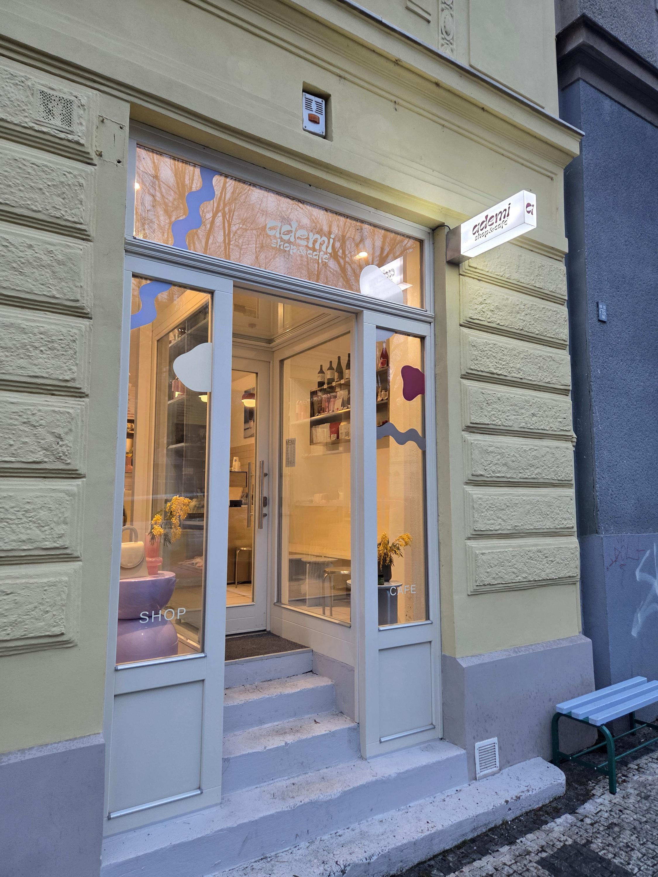 Ademi shop & café foto 2